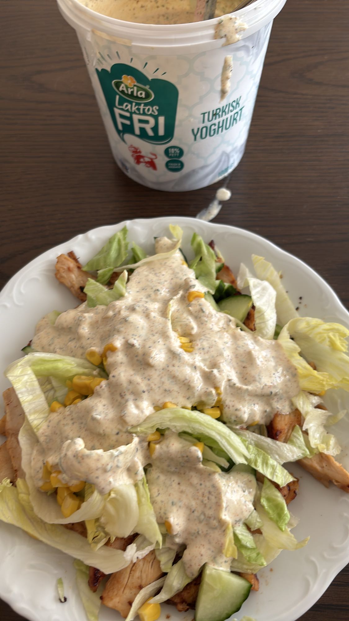 Kycklingsallad med sås