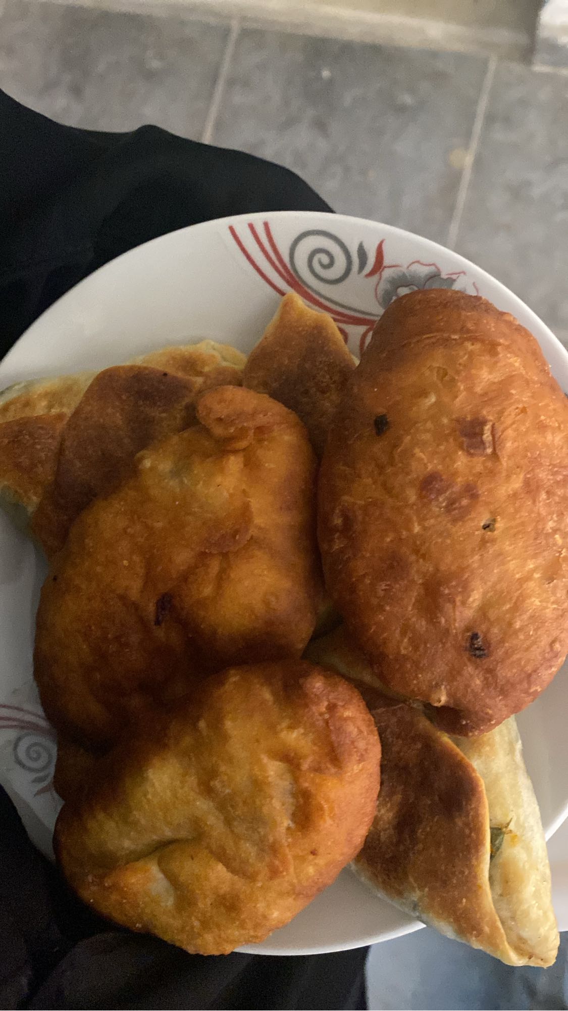 Fried stuffed pastries
