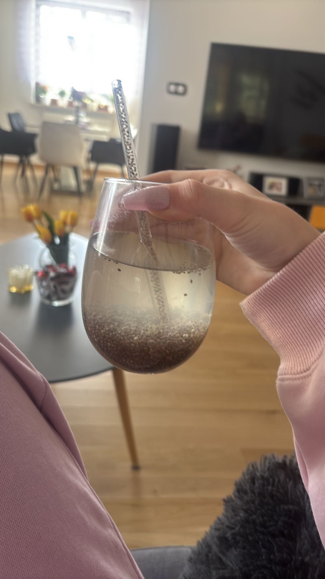 Woda z nasionami chia