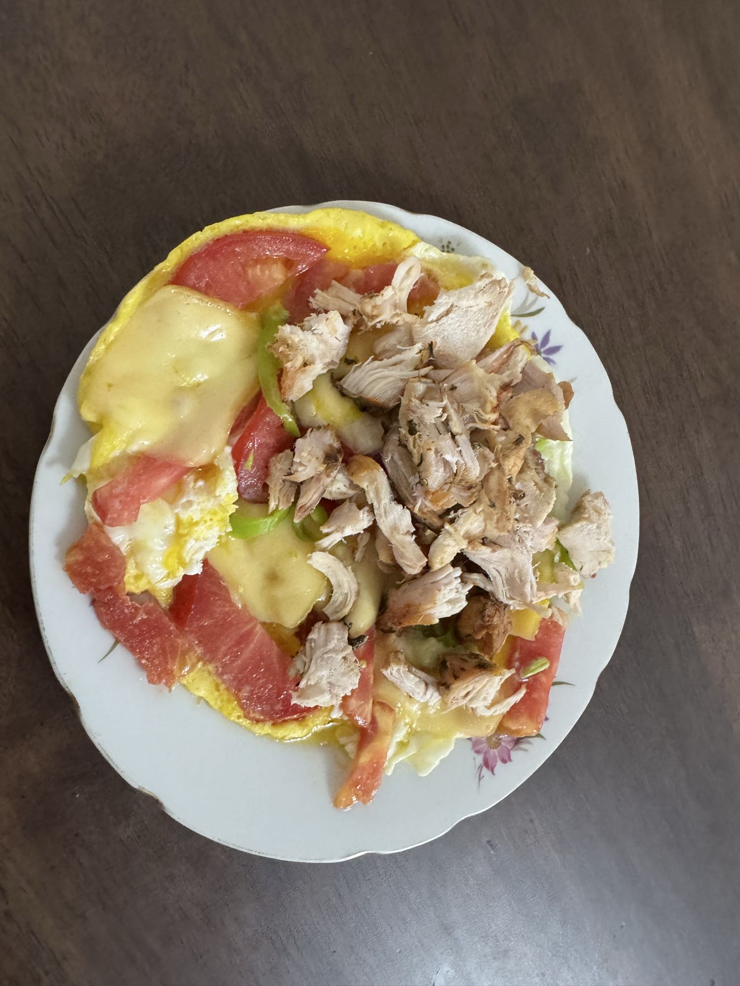 Омлет с курицей и овощами