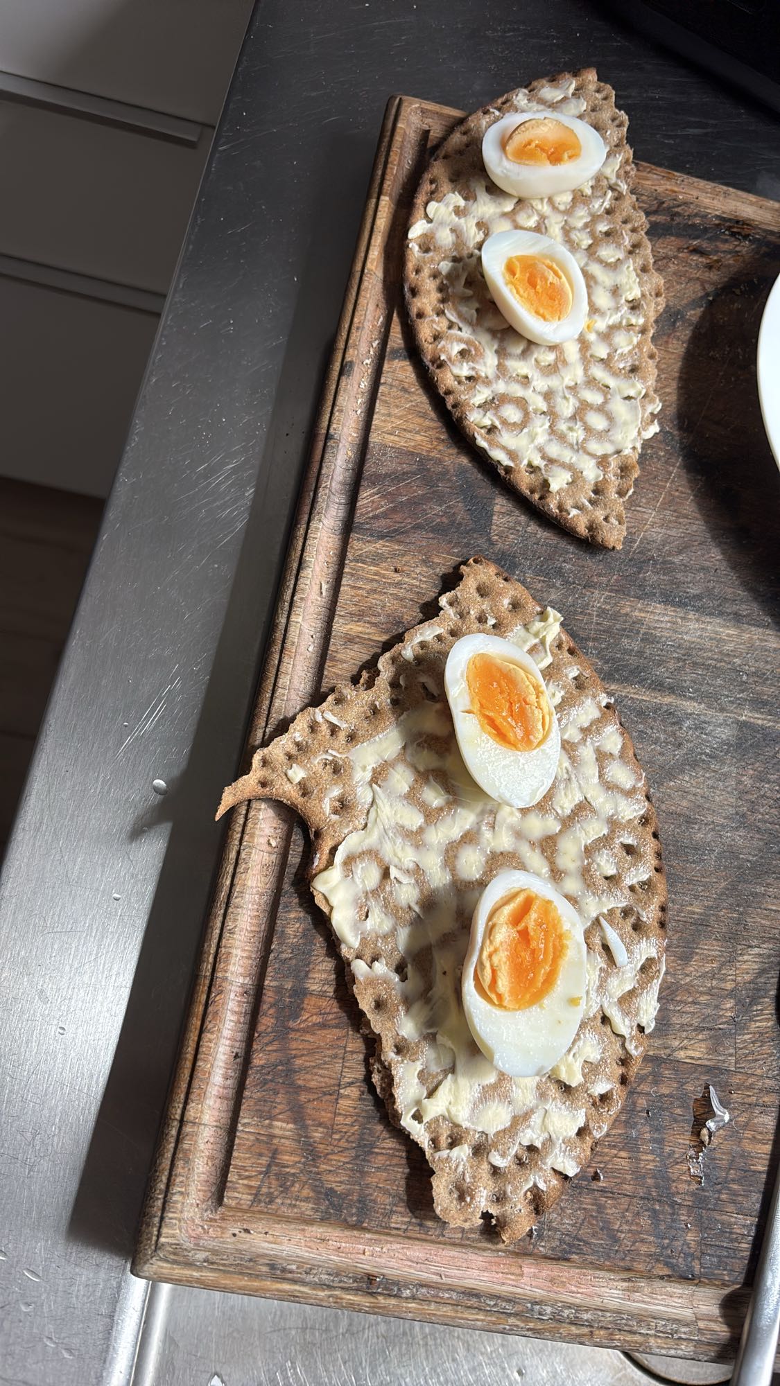 Knäckebröd med ägg