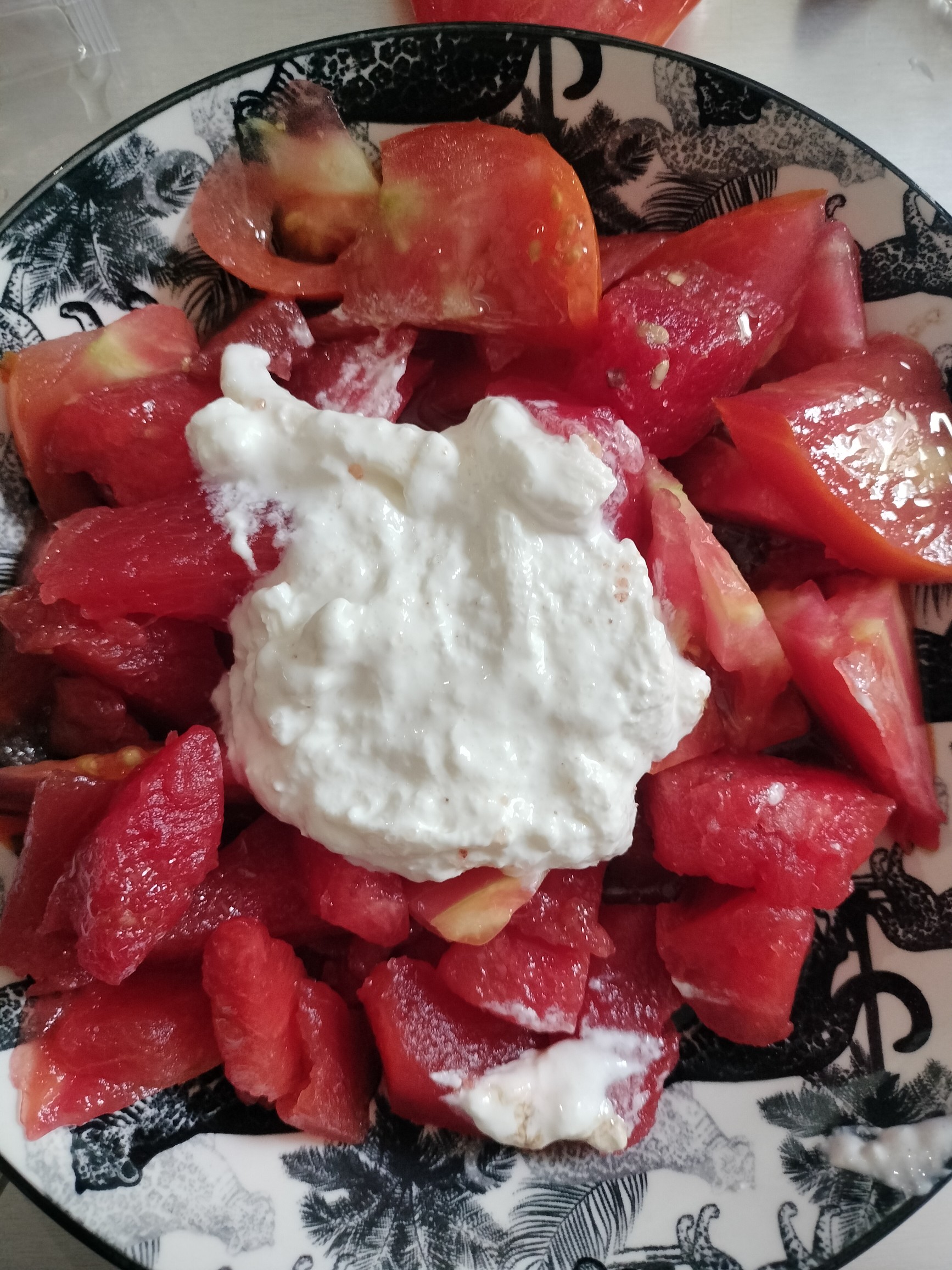 Salade tomate pastèque fromage