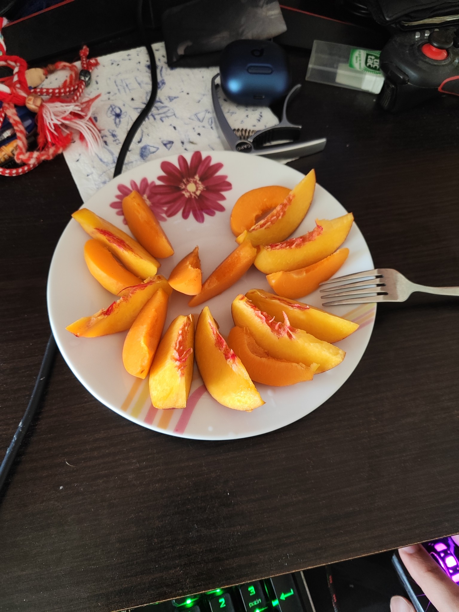 Sliced peach plate