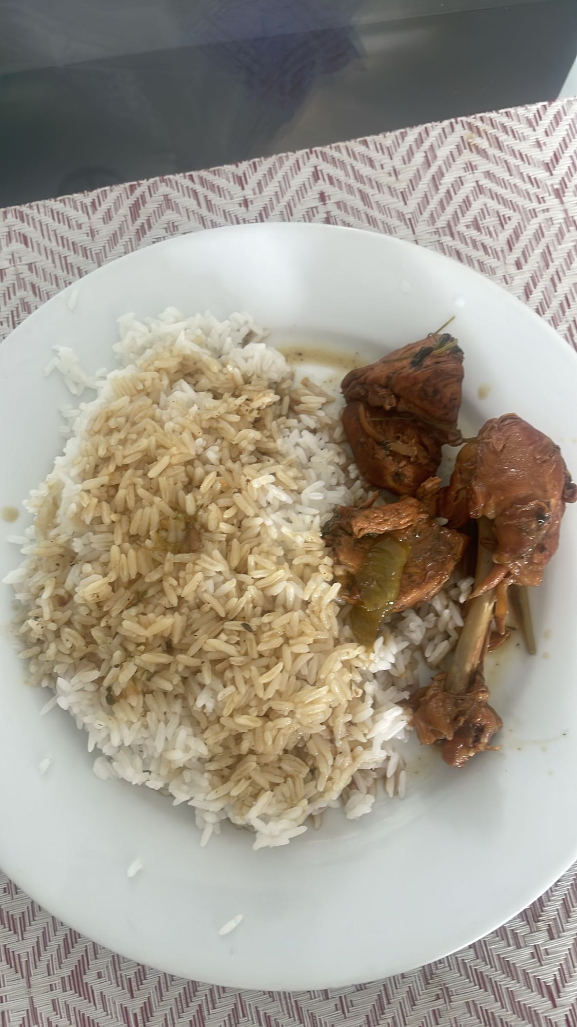 Arroz con pollo guisado