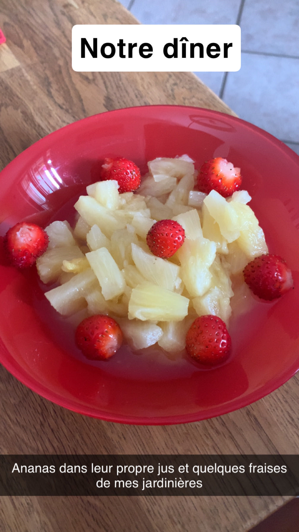 Salade d'ananas et fraises