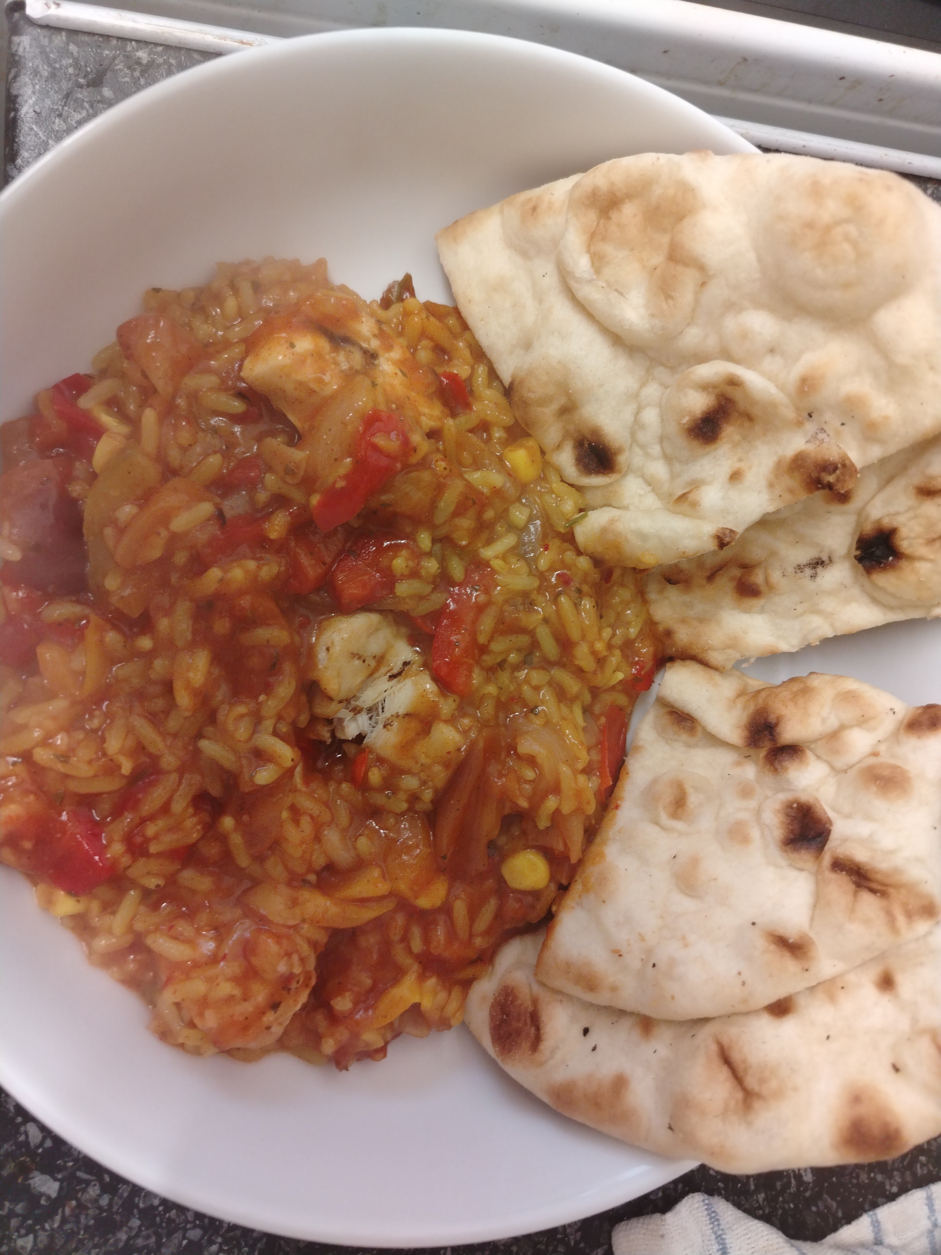 Chicken curry with rice & naan