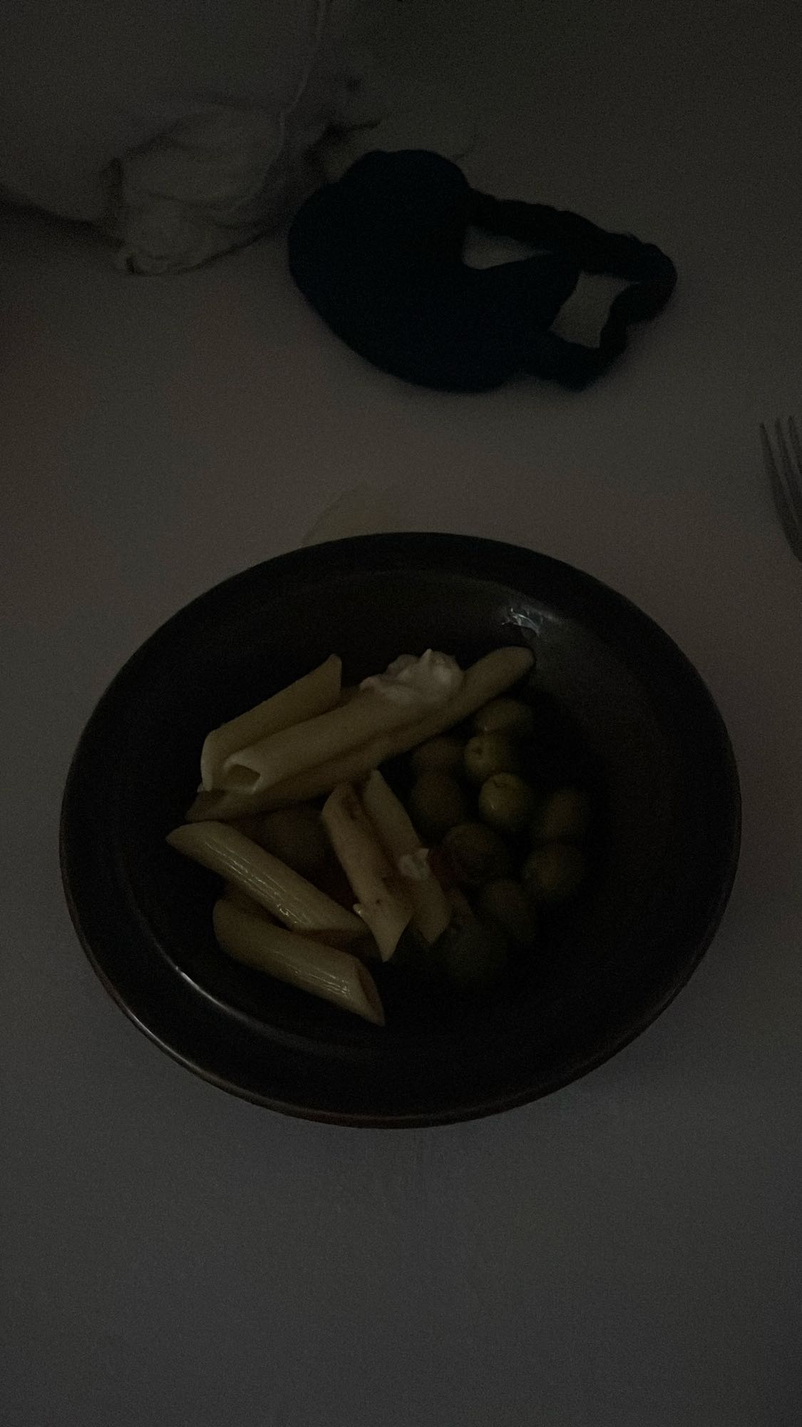 Pasta med oliver och majonnäs