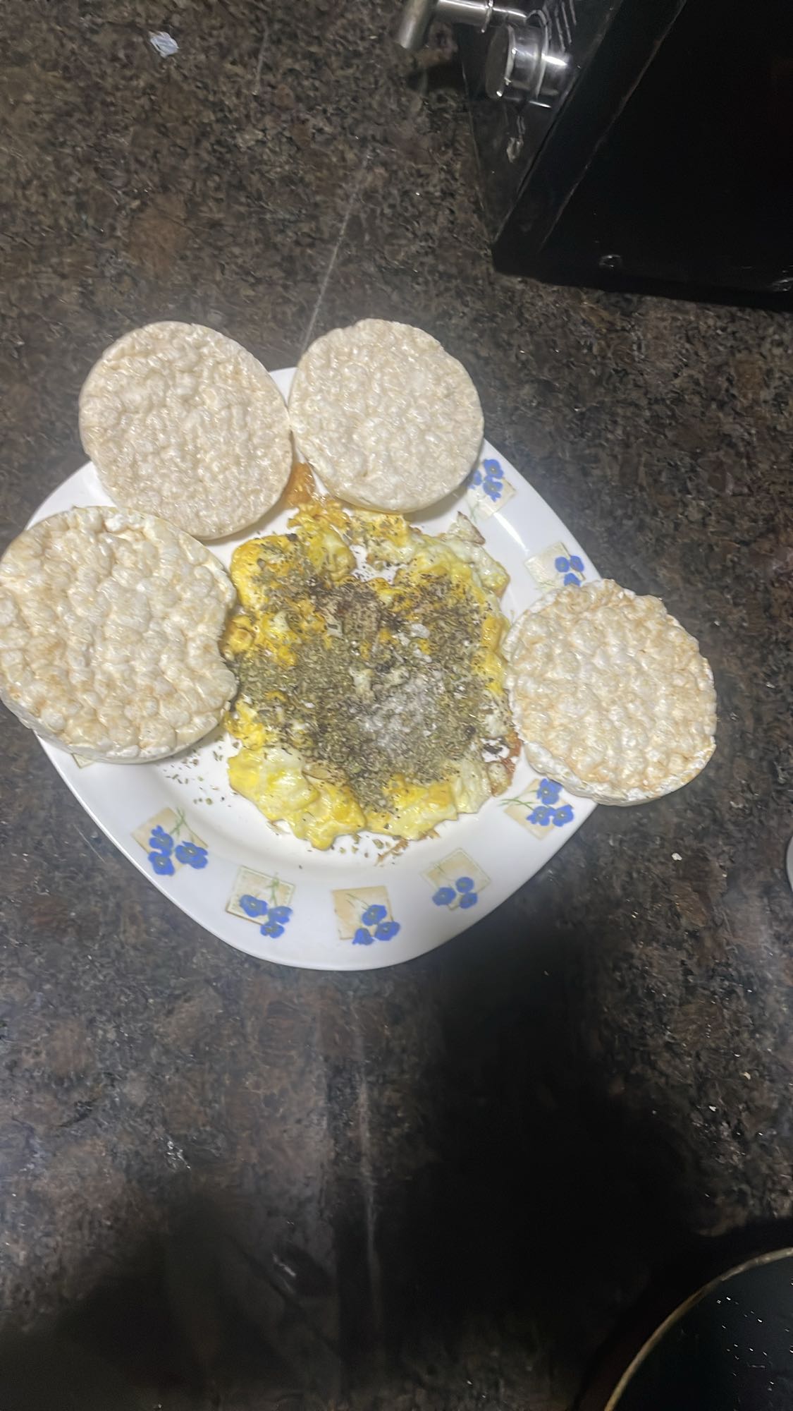 Eggs with rice cakes