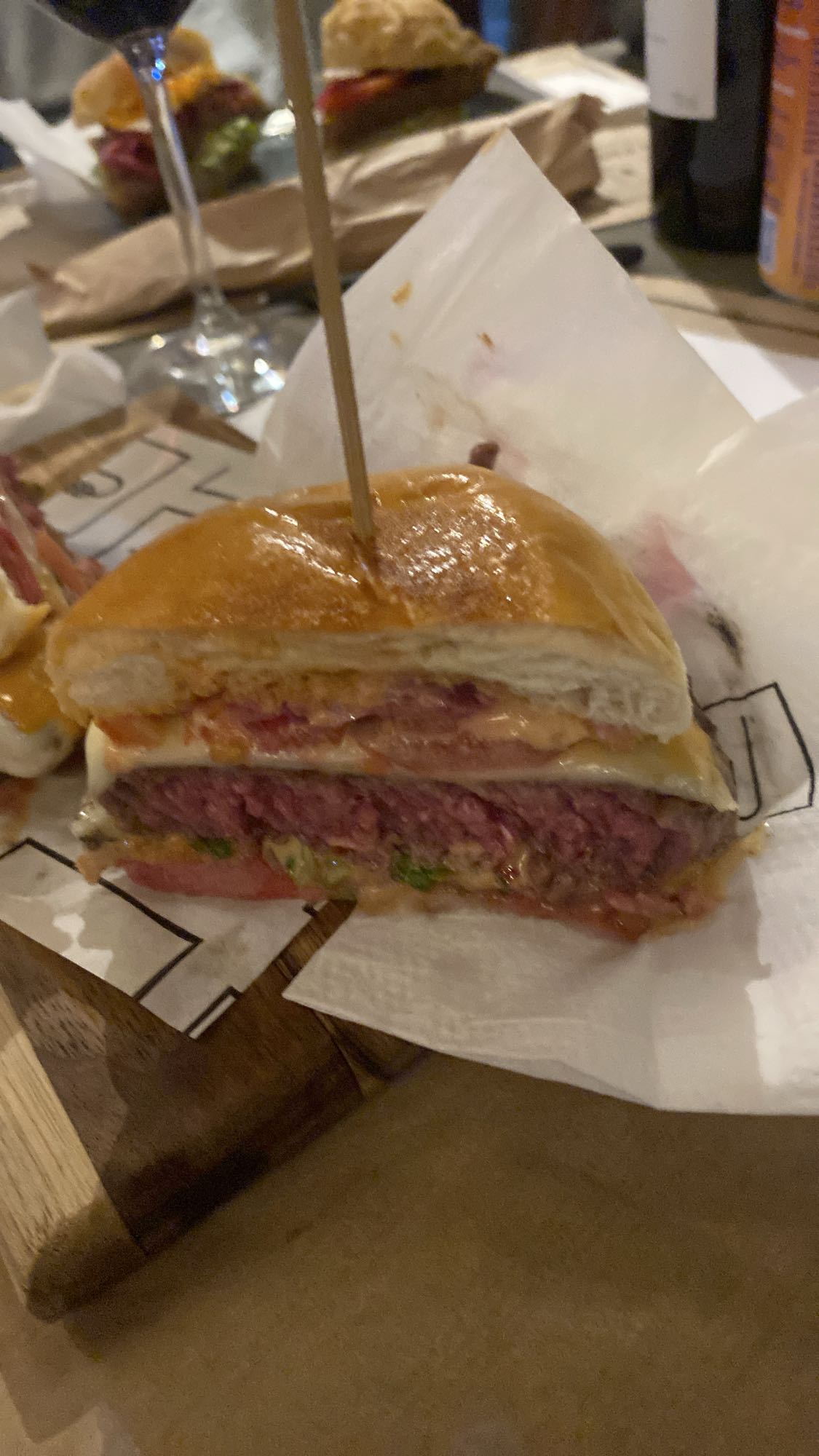 Hambúrguer artesanal