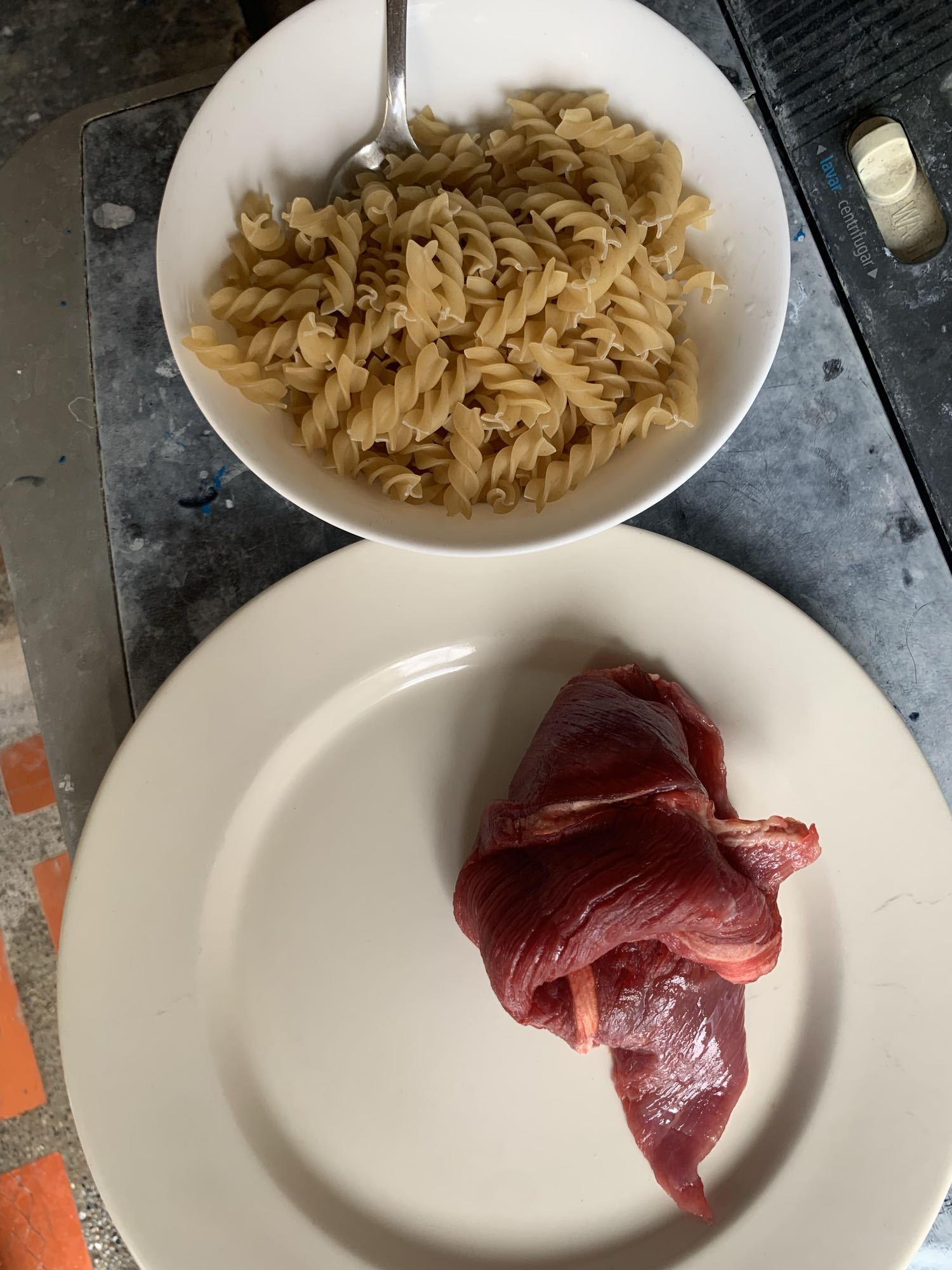 Pasta con carne roja