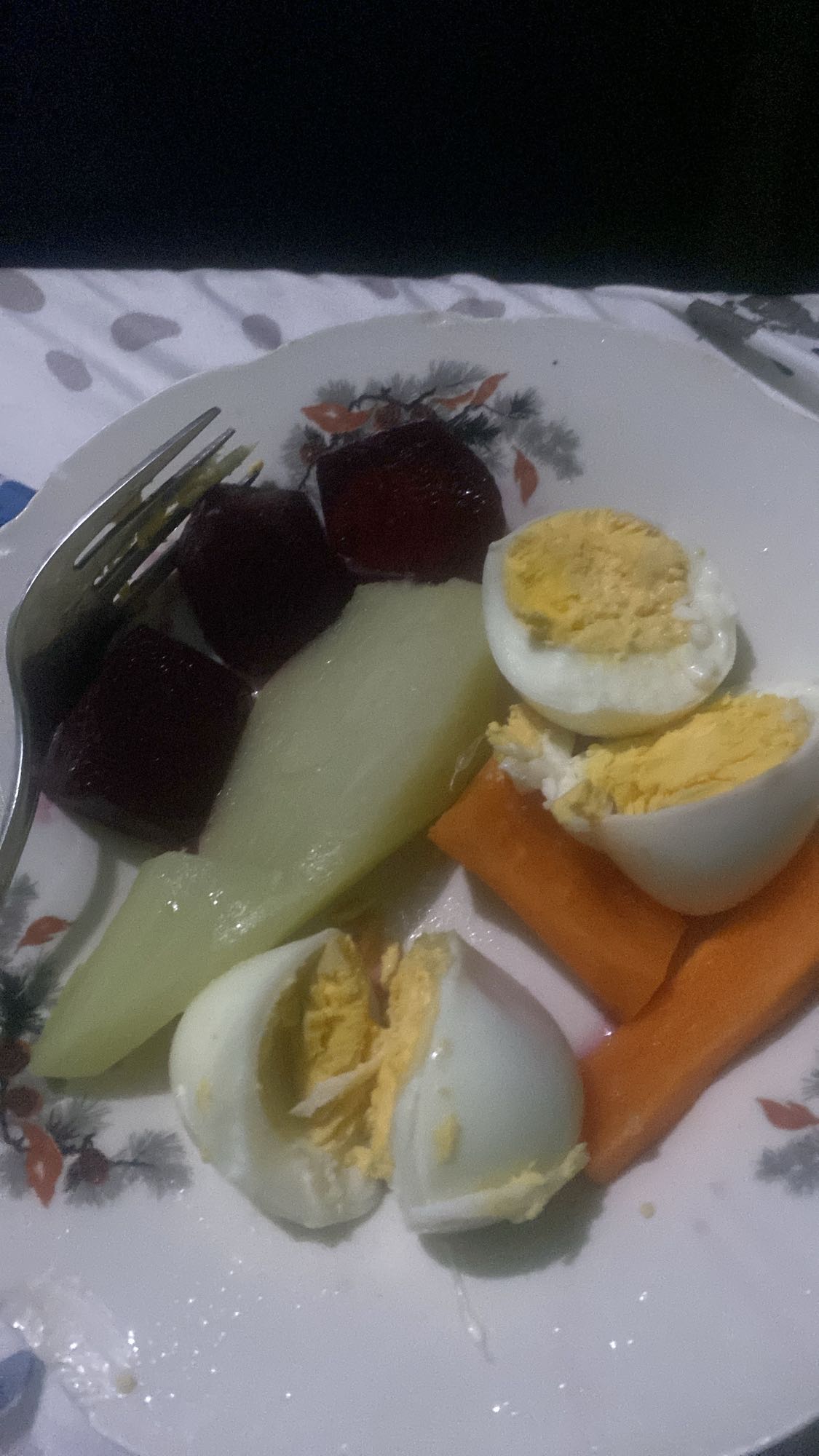 Ensalada con huevo duro