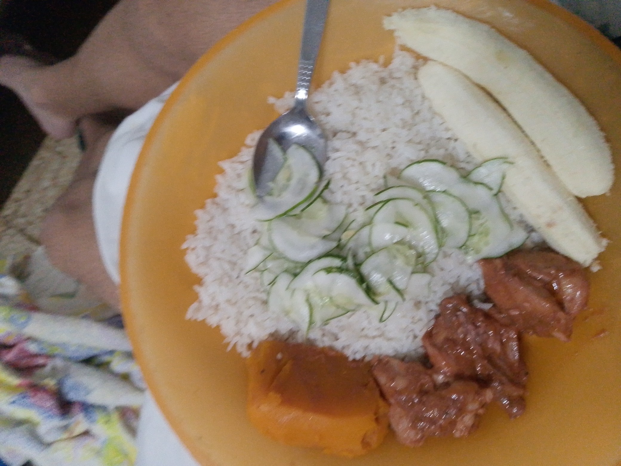 Arroz con pollo y plátano