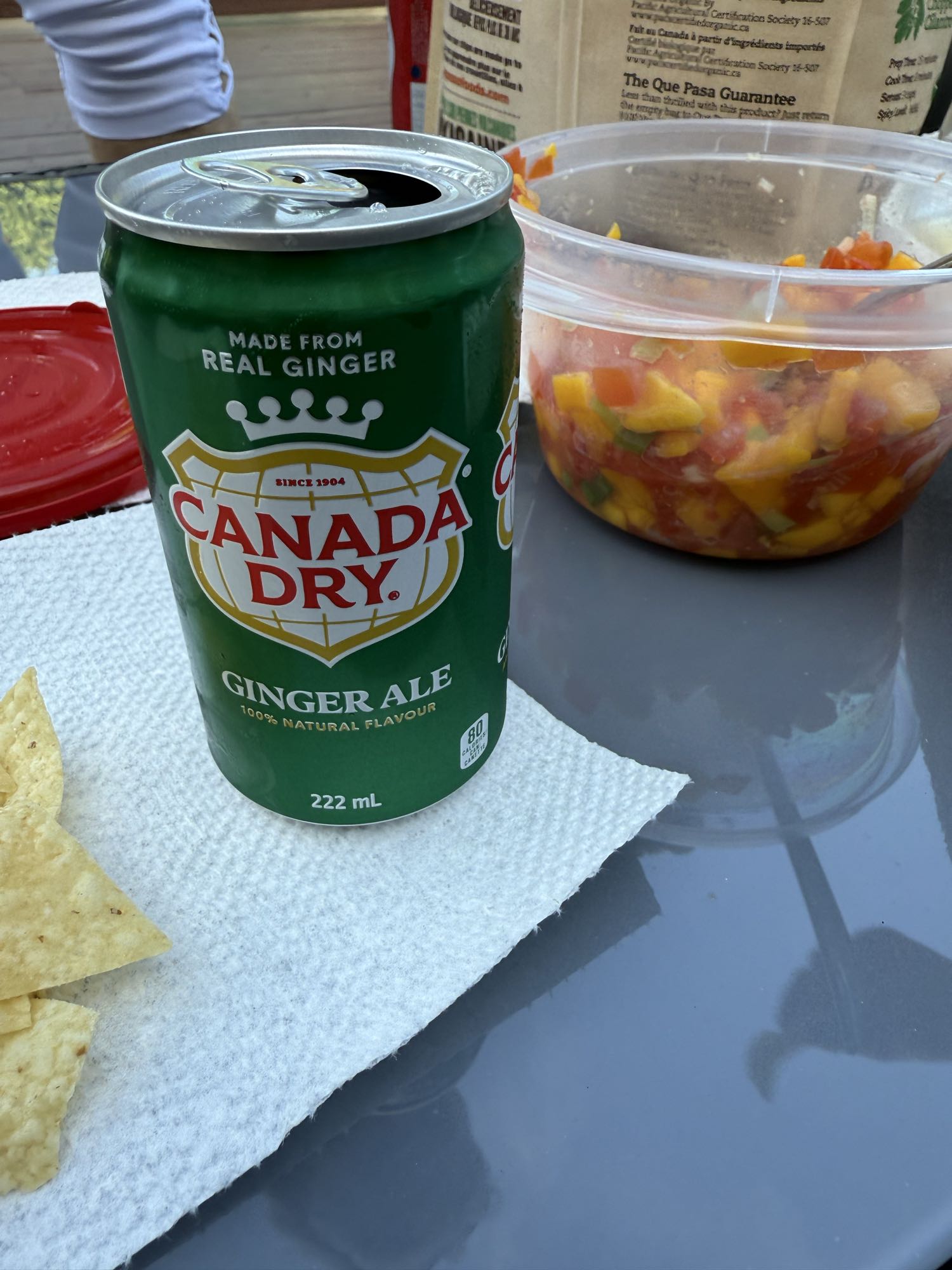 Chips salsa et soda gingembre