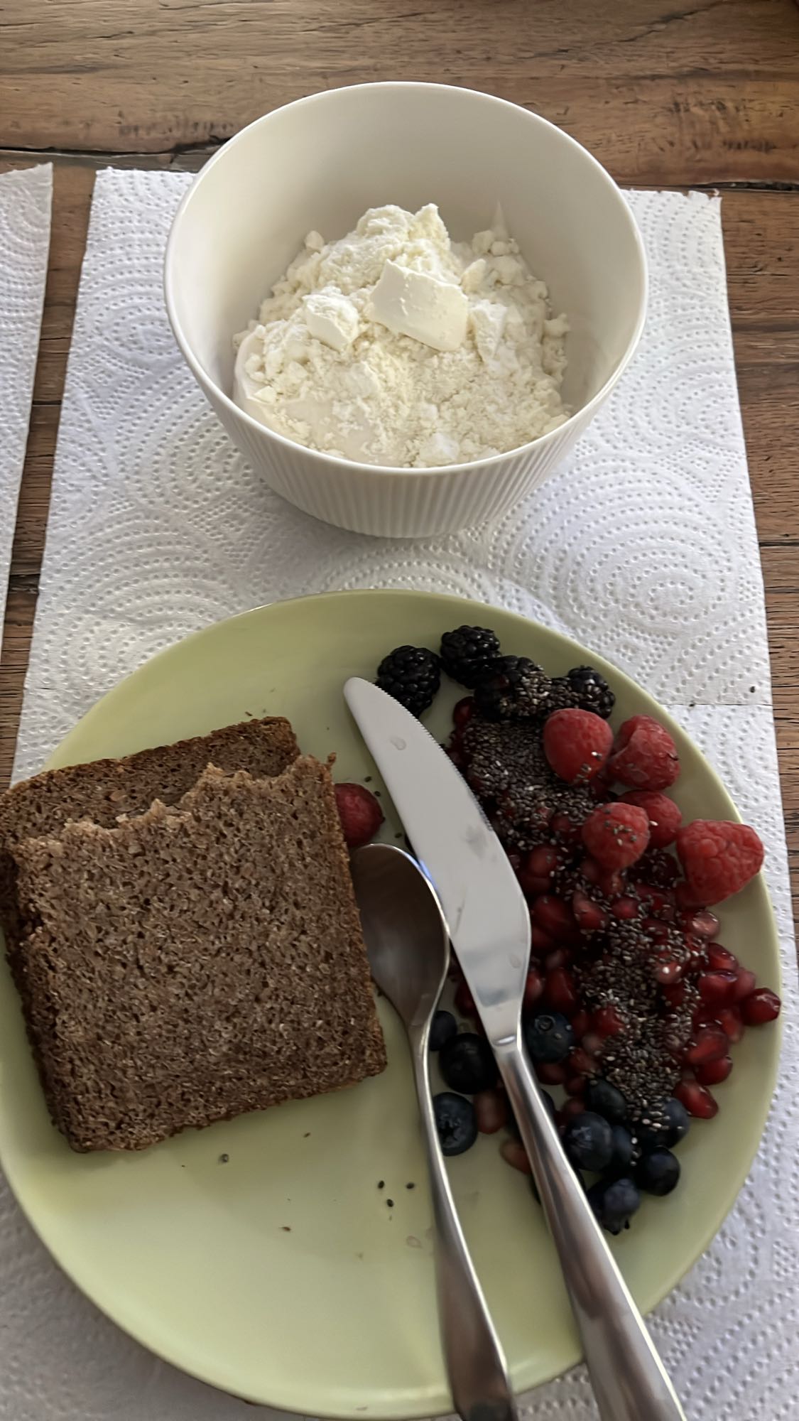 Πρωινό με γιαούρτι και φρούτα