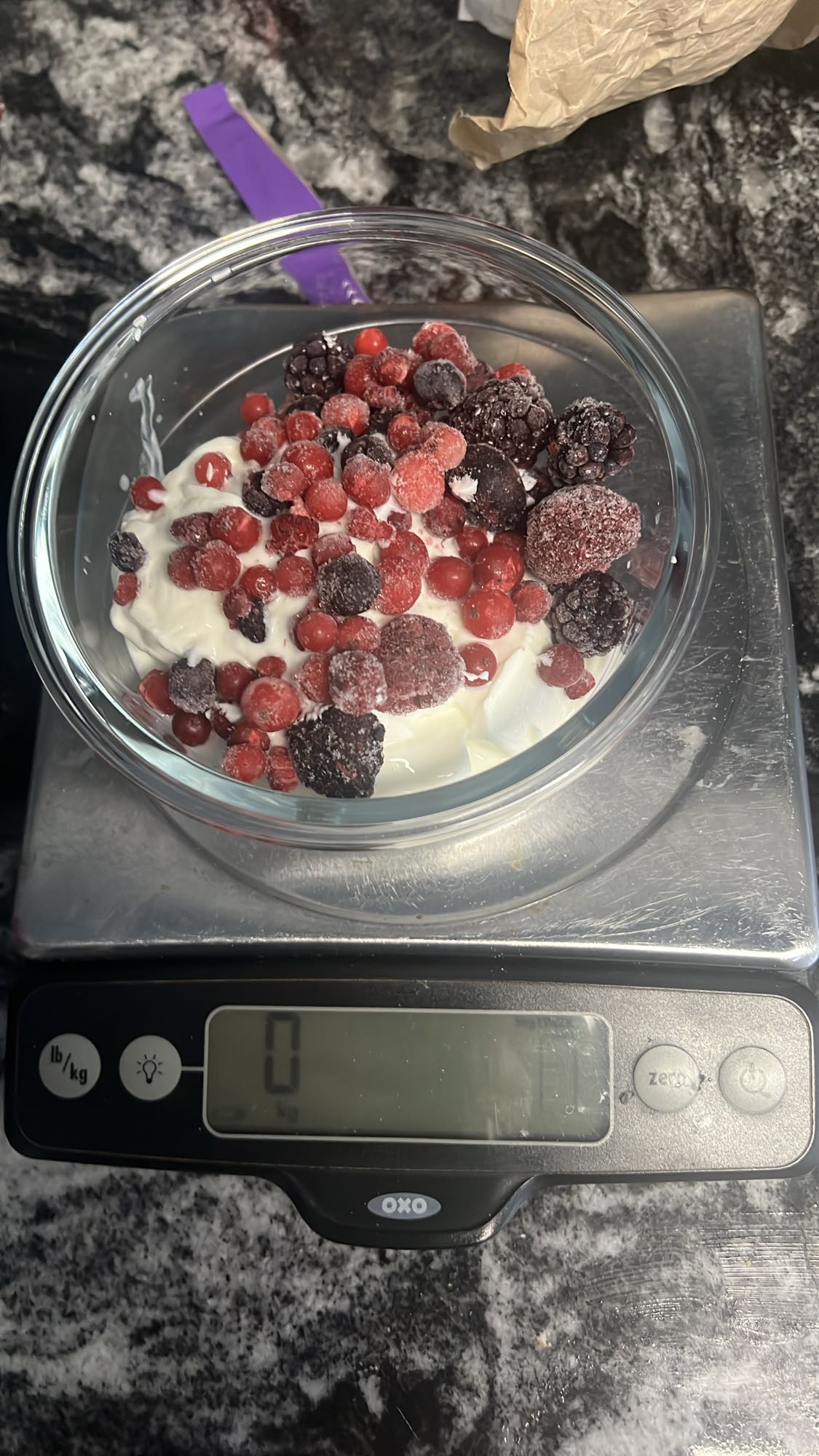 Yoghurt mit Beeren