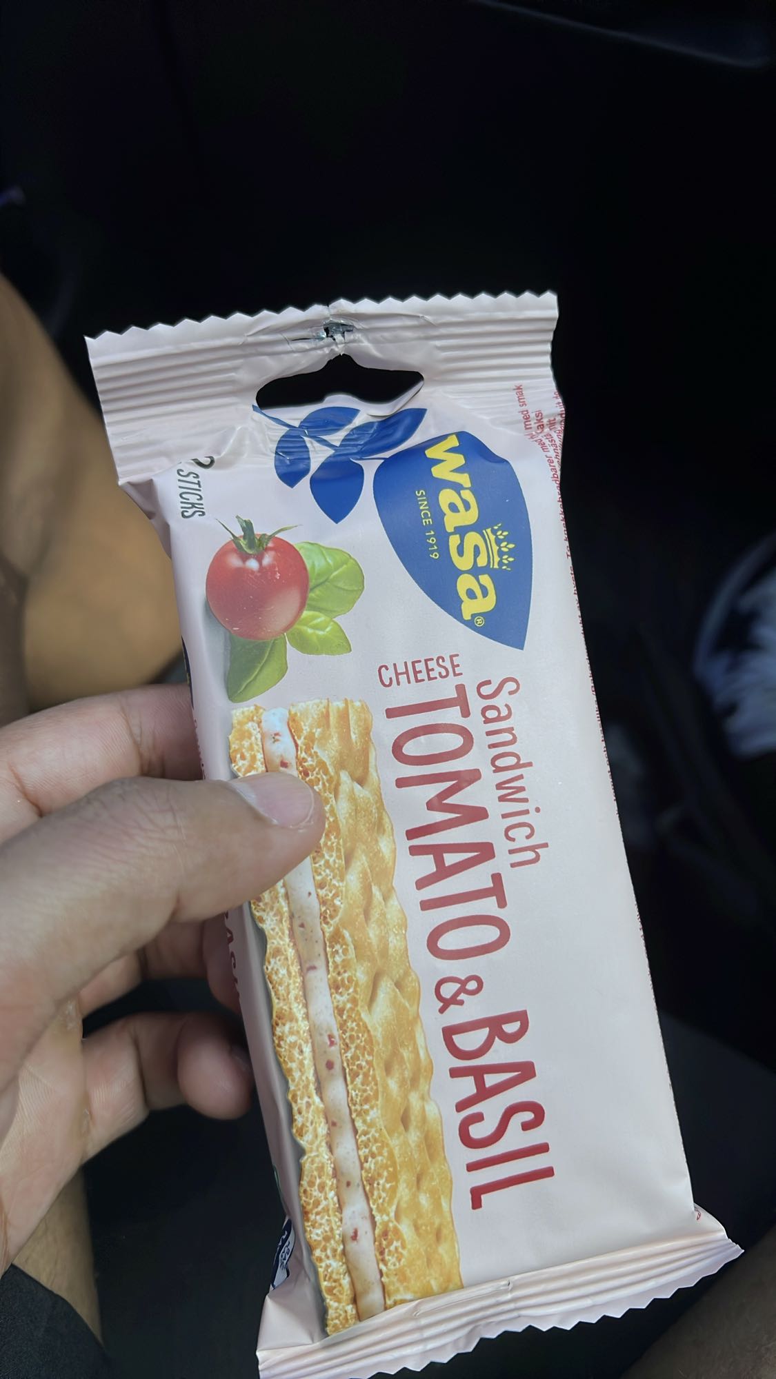 Wasa tomat & basilika sandwich