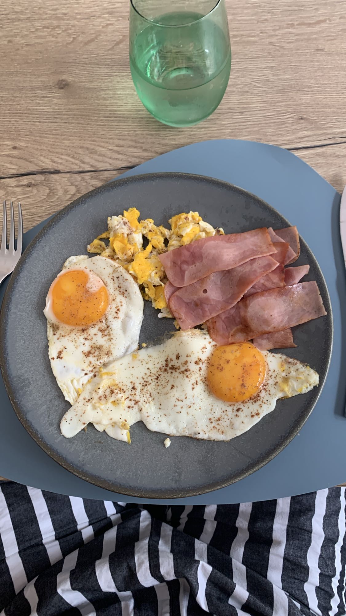 Eieren en ham ontbijt