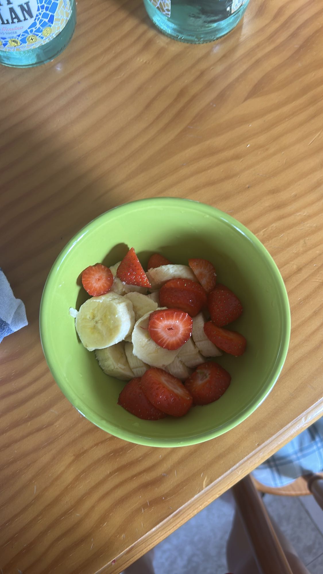 Fruta fresca en tazón