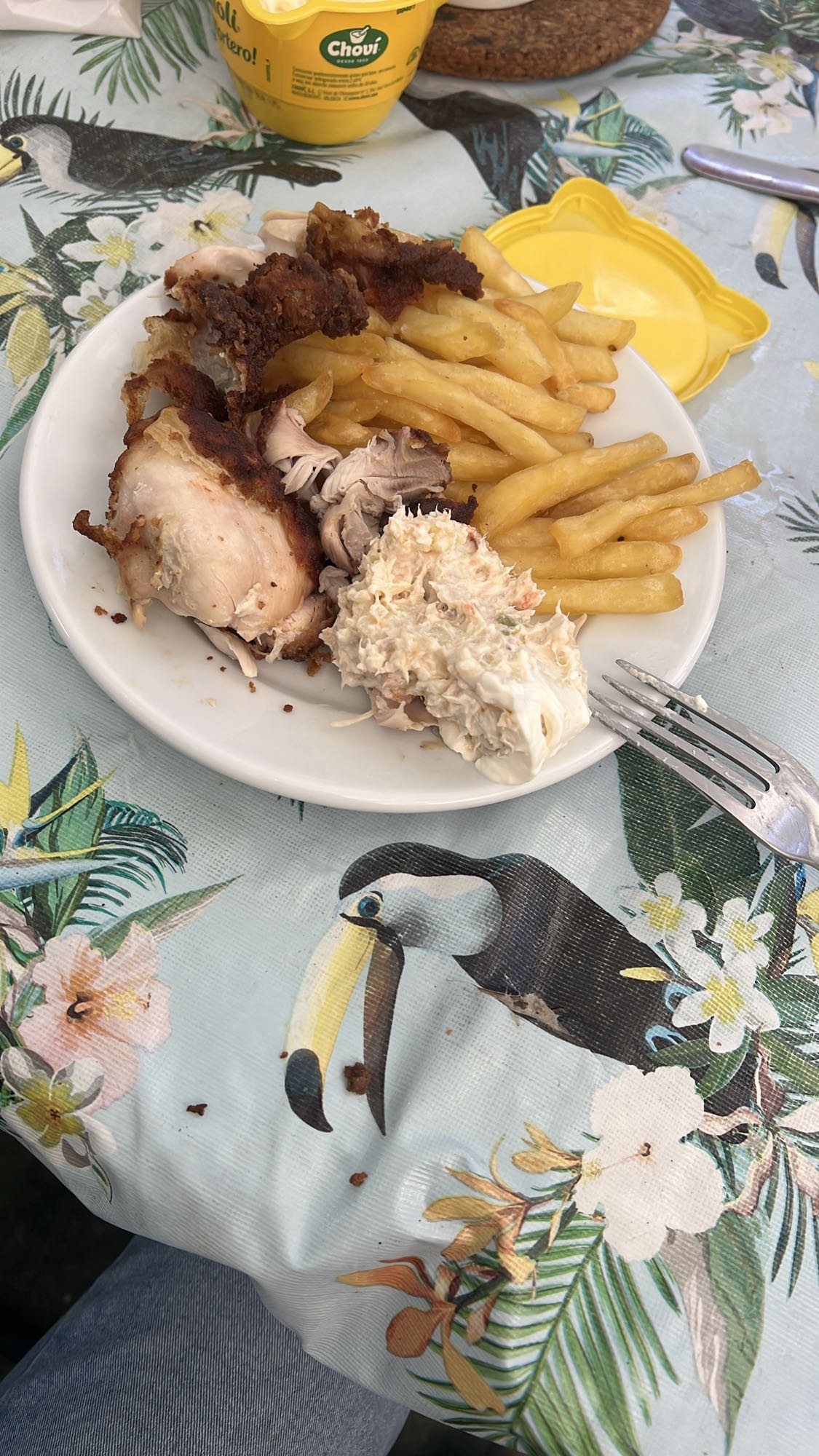 Pollo con papas y ensalada