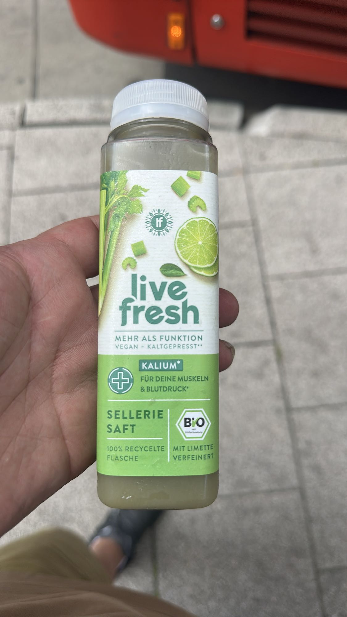 Selleriesaft mit Limette