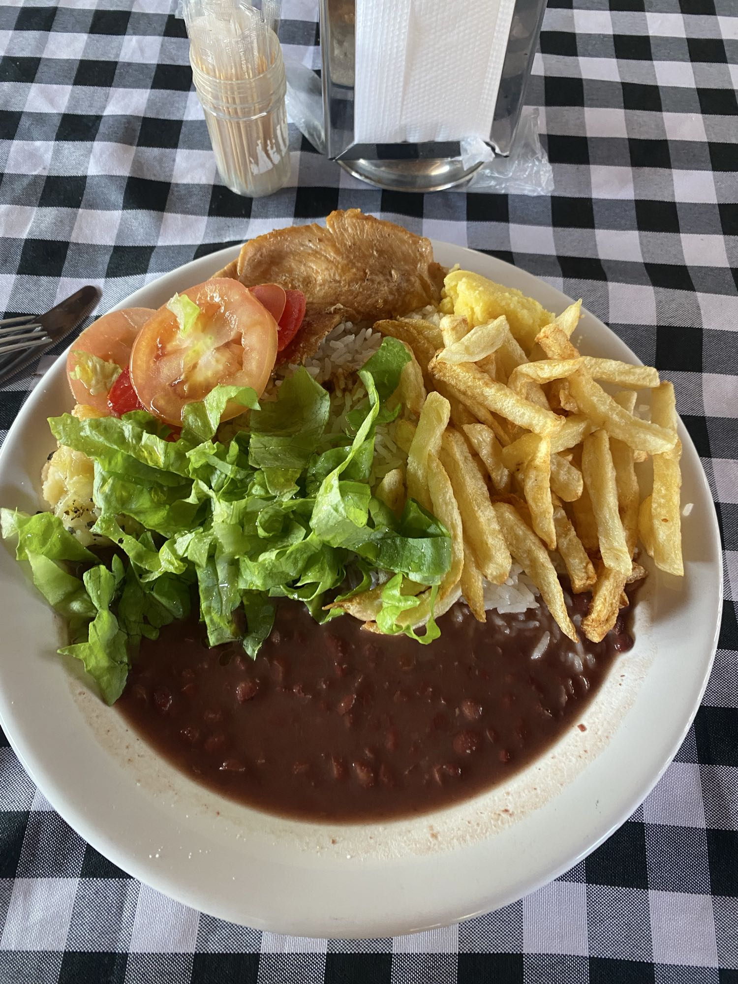 Prato com arroz e feijão