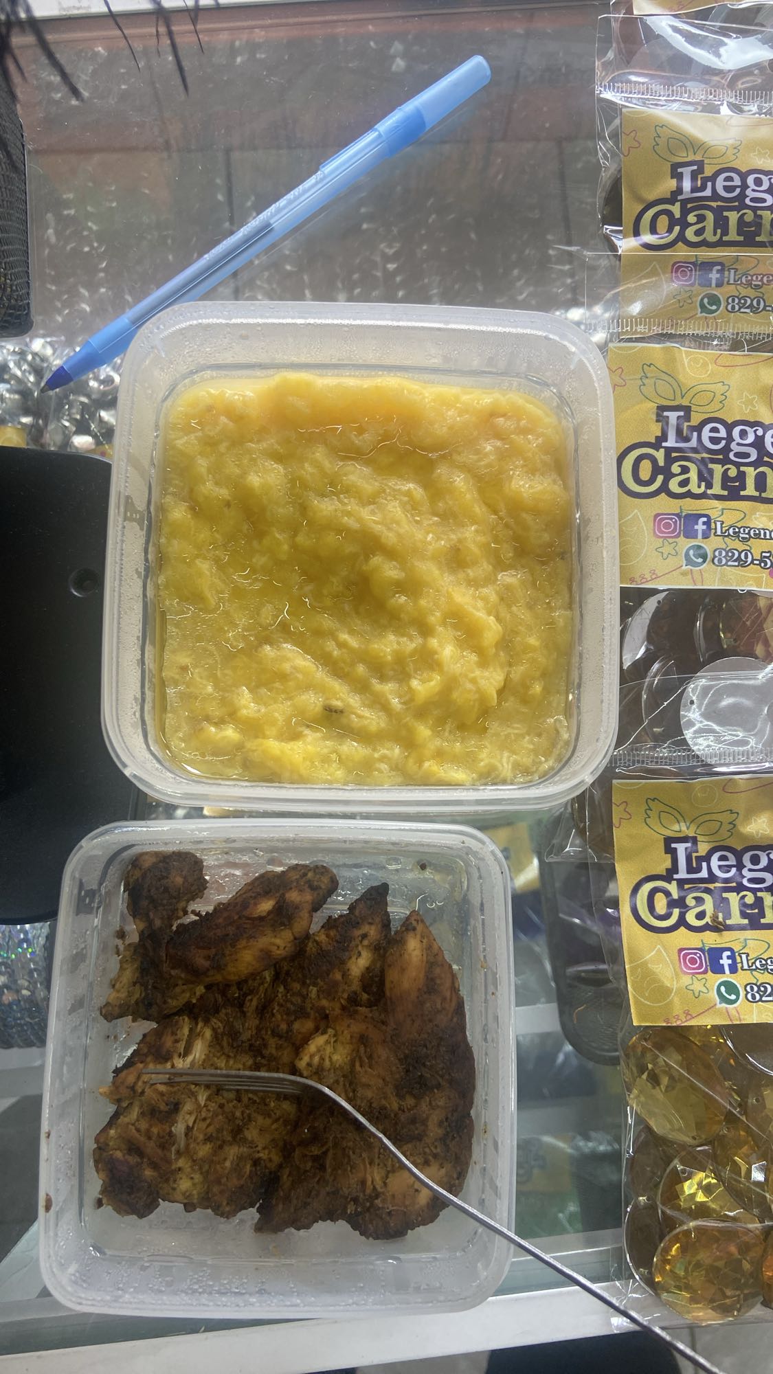 Pollo con puré de plátano