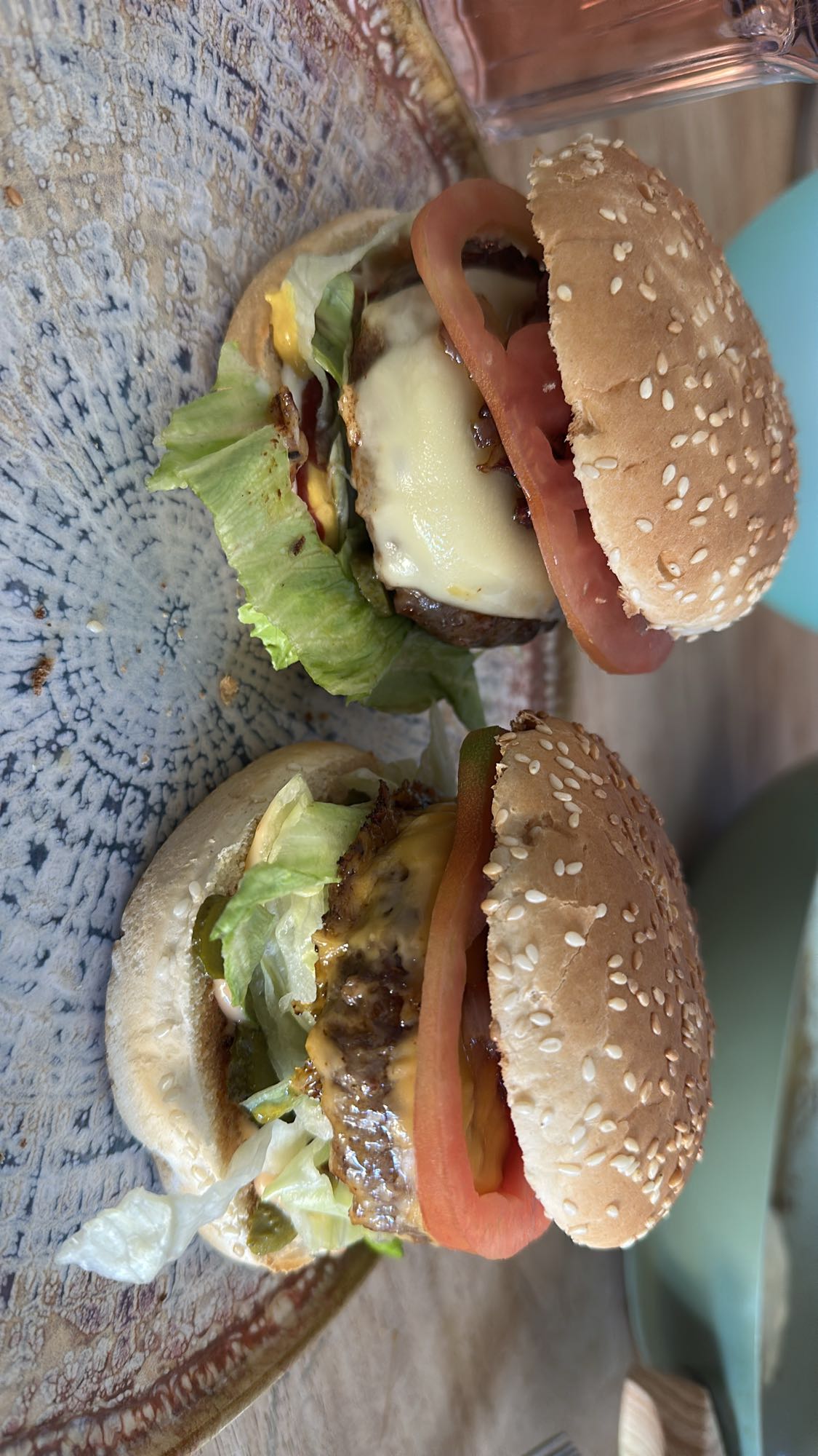 Dubbele cheeseburgers