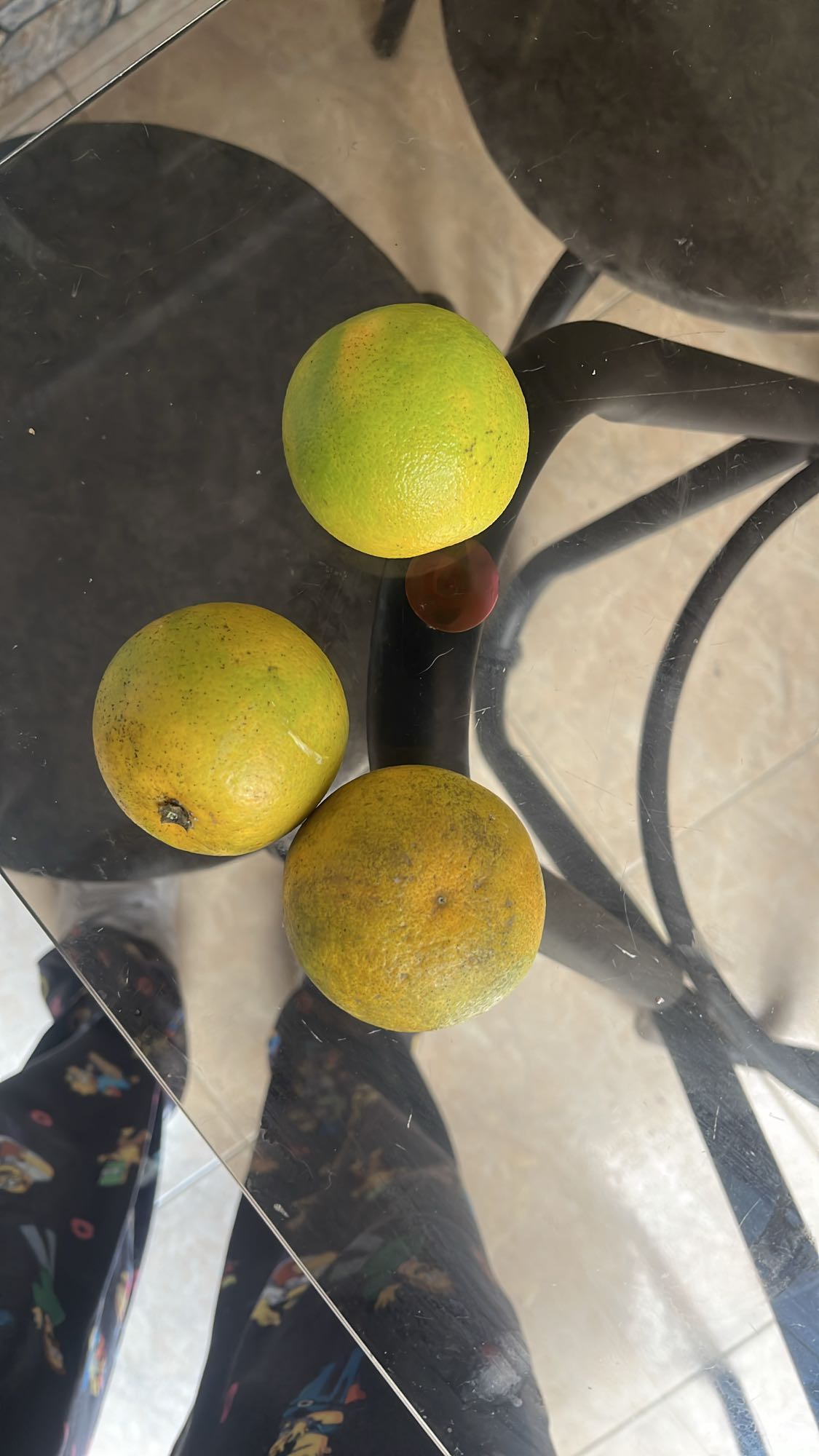 Tres naranjas frescas