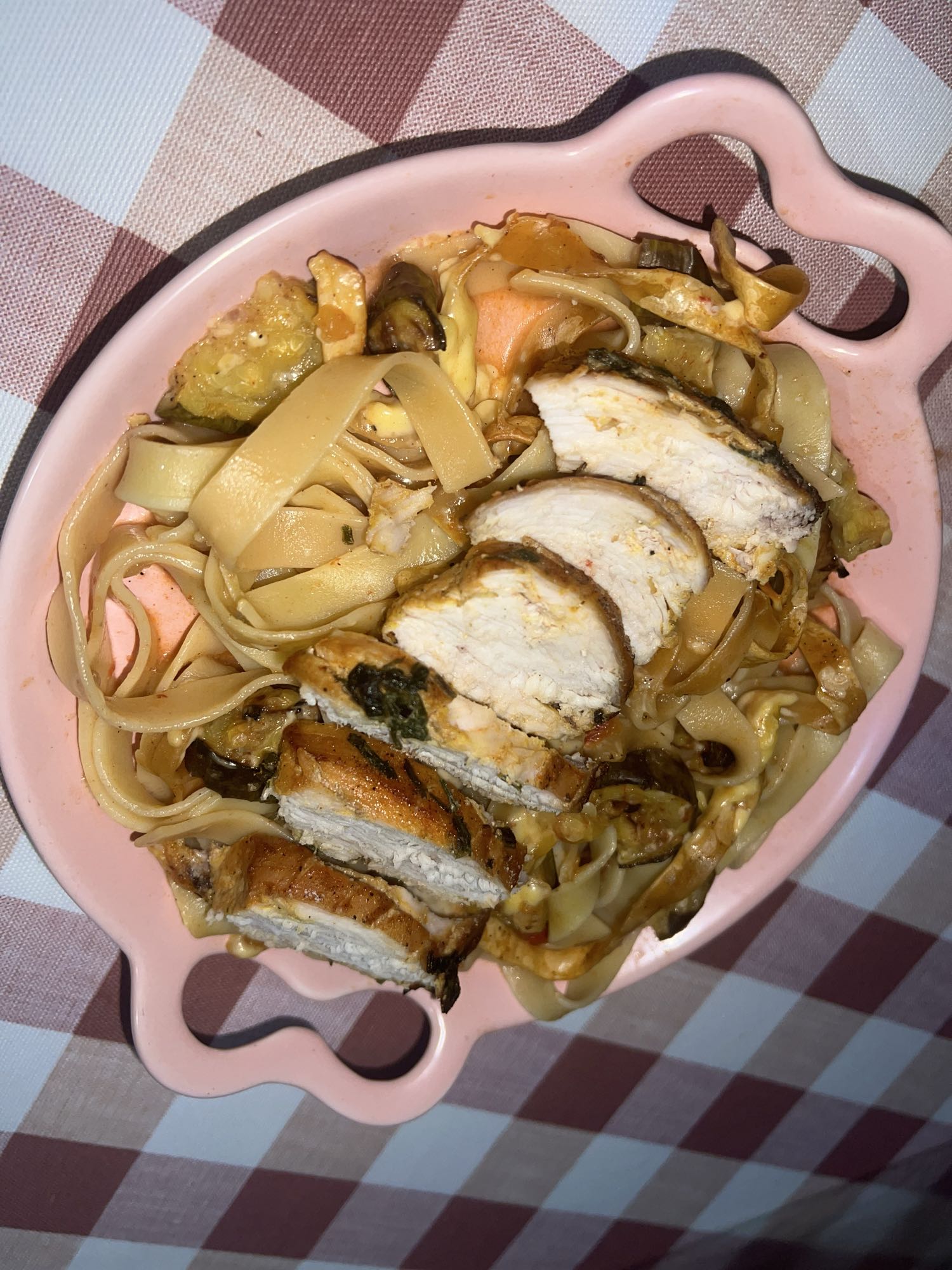 Pâtes au poulet grillé