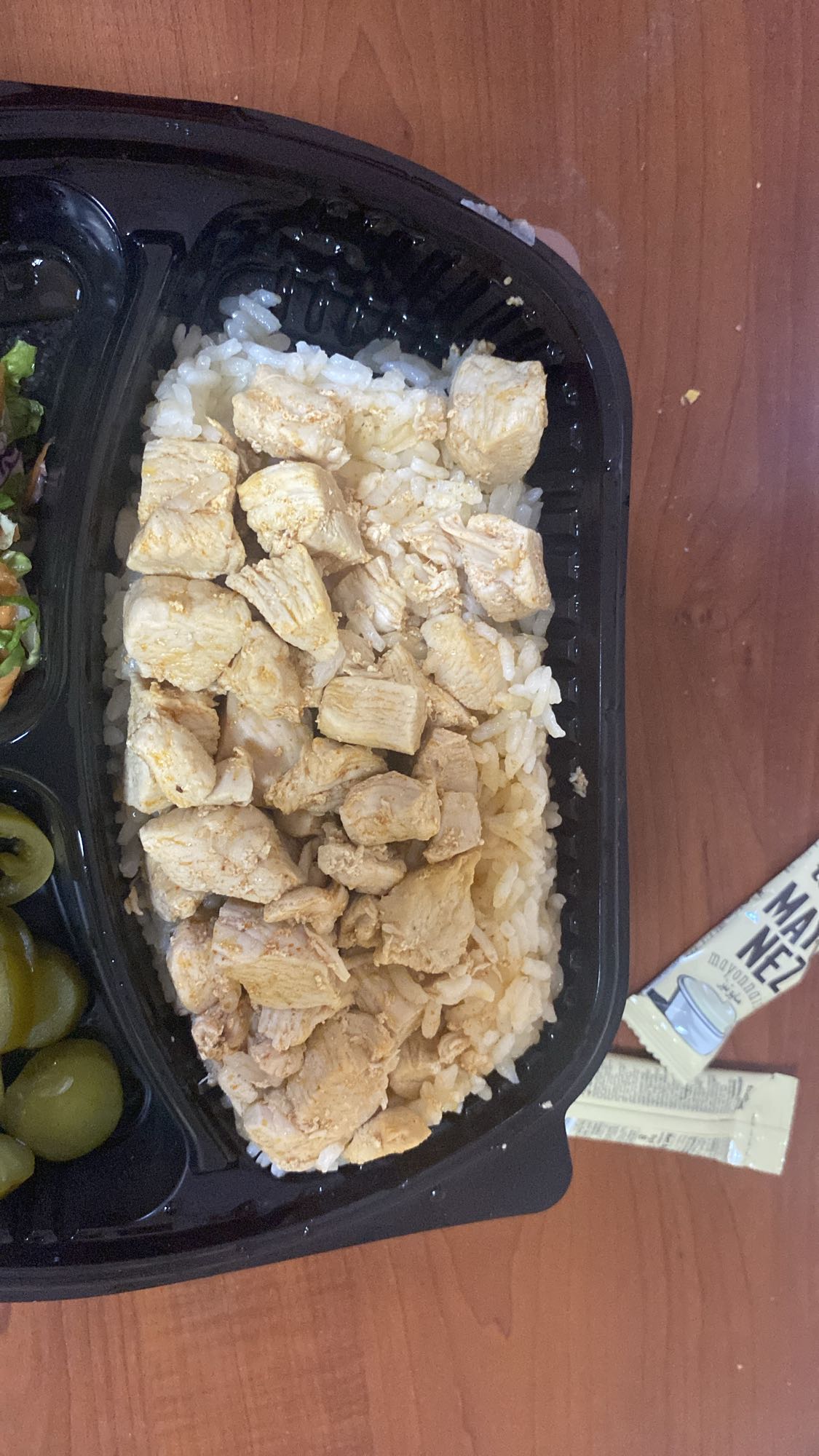 Tavuklu pilav tabağı