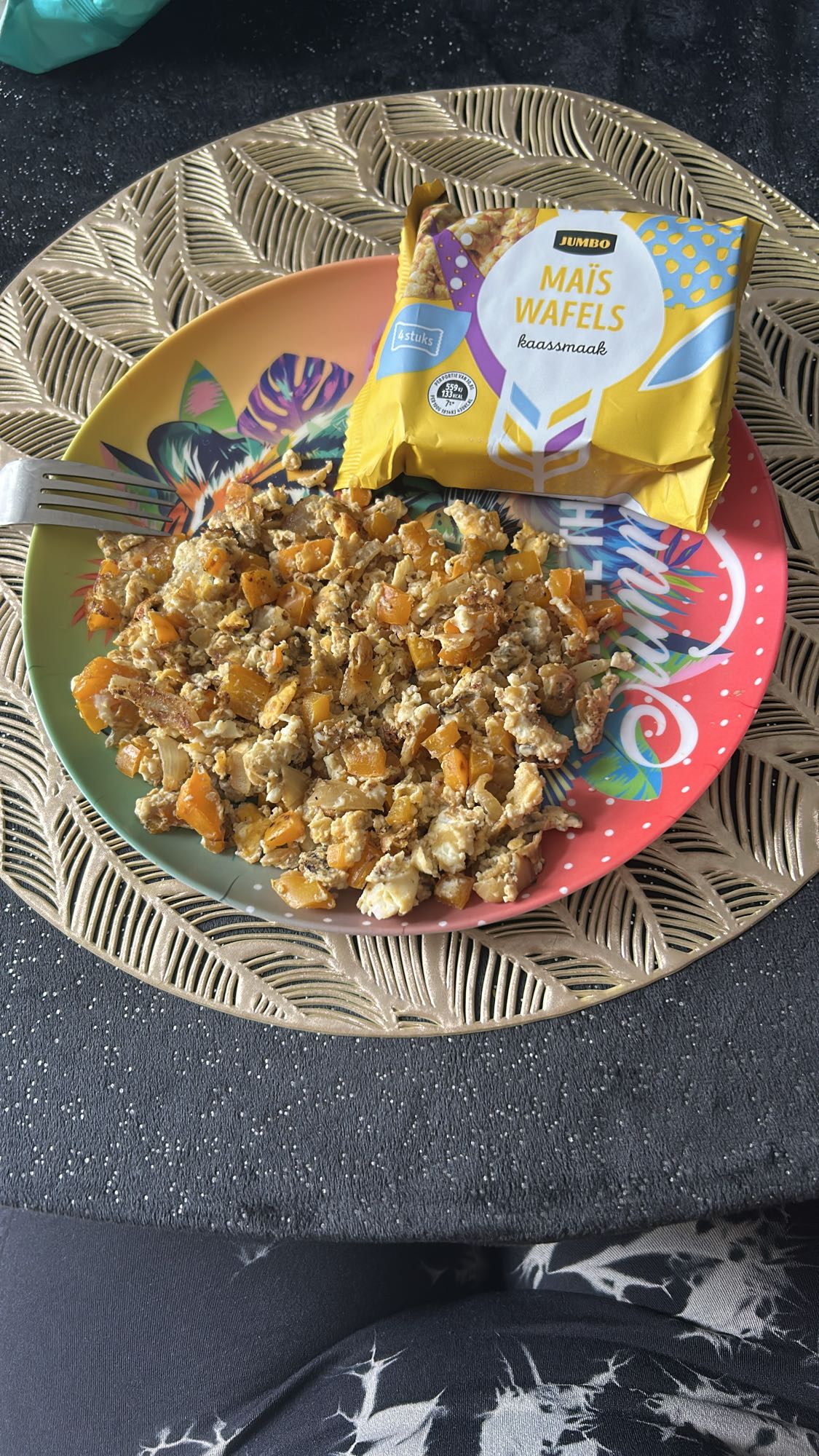 roerei met paprika en maïs wafels