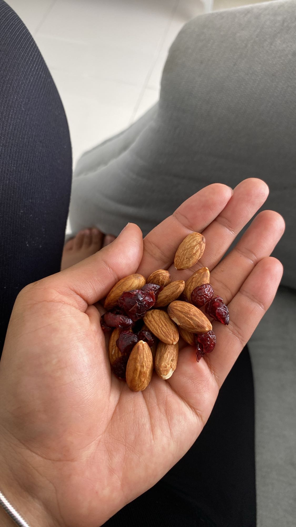 almendras y arándanos