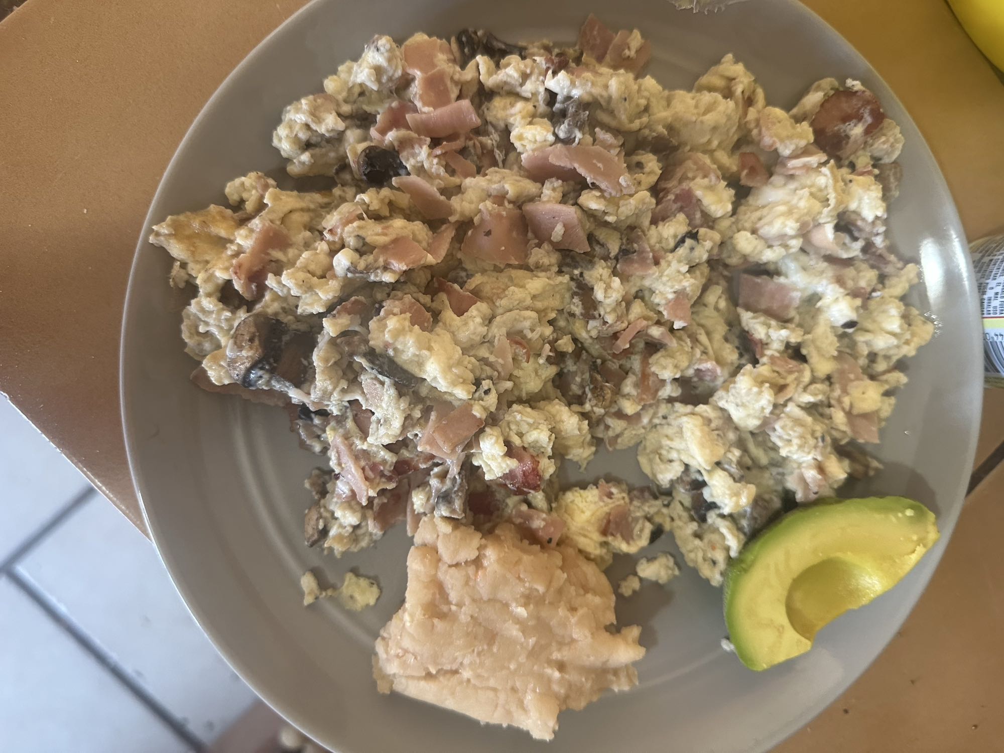 Huevos revueltos con jamón