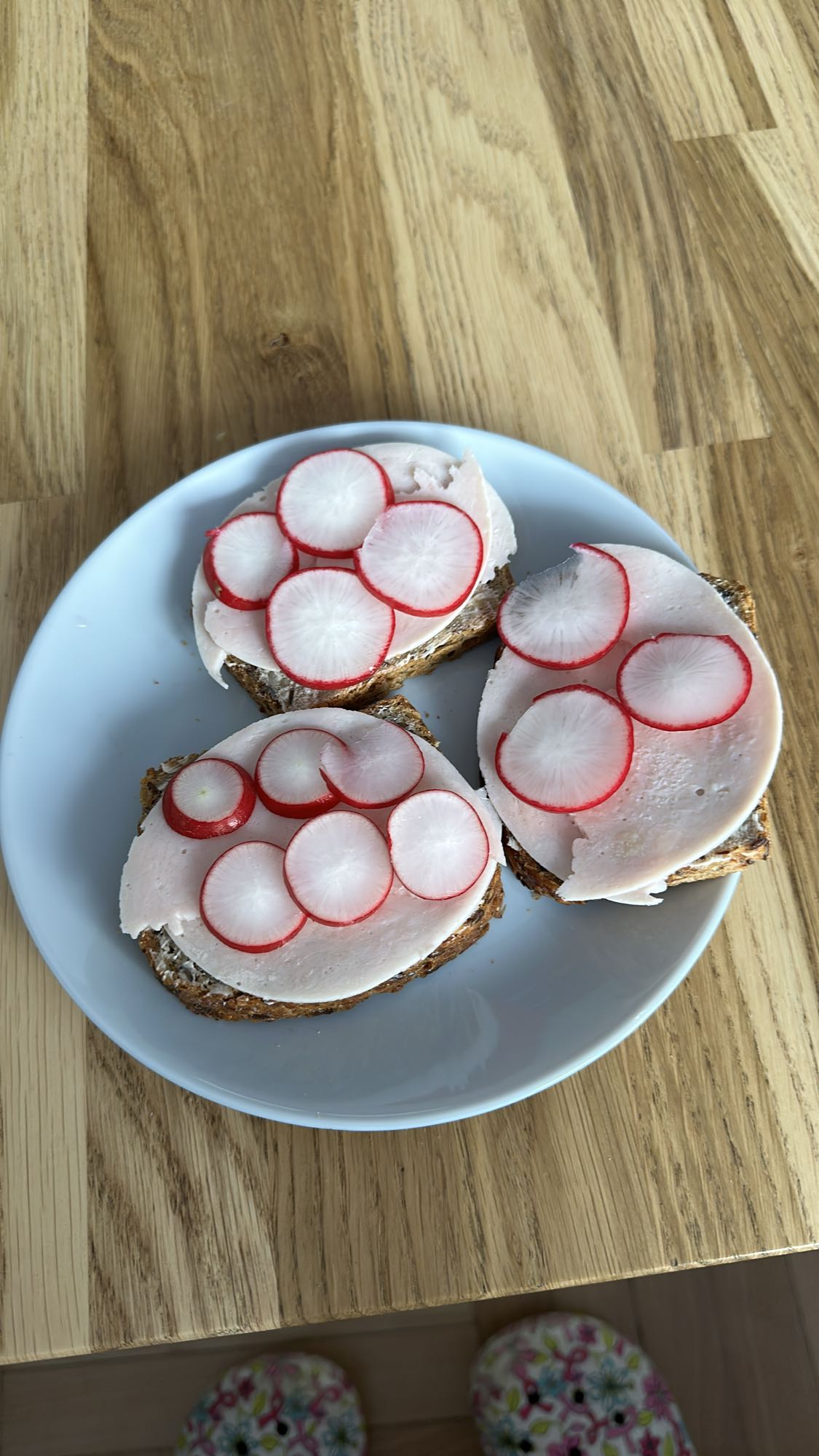 Kanapki z szynką i rzodkiewką