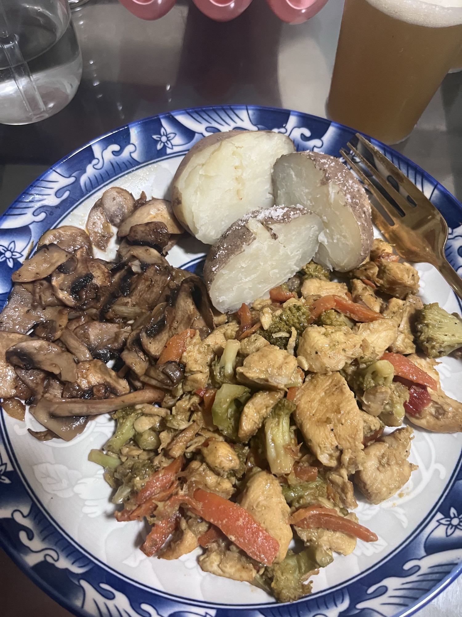 Pollo con verduras y papa