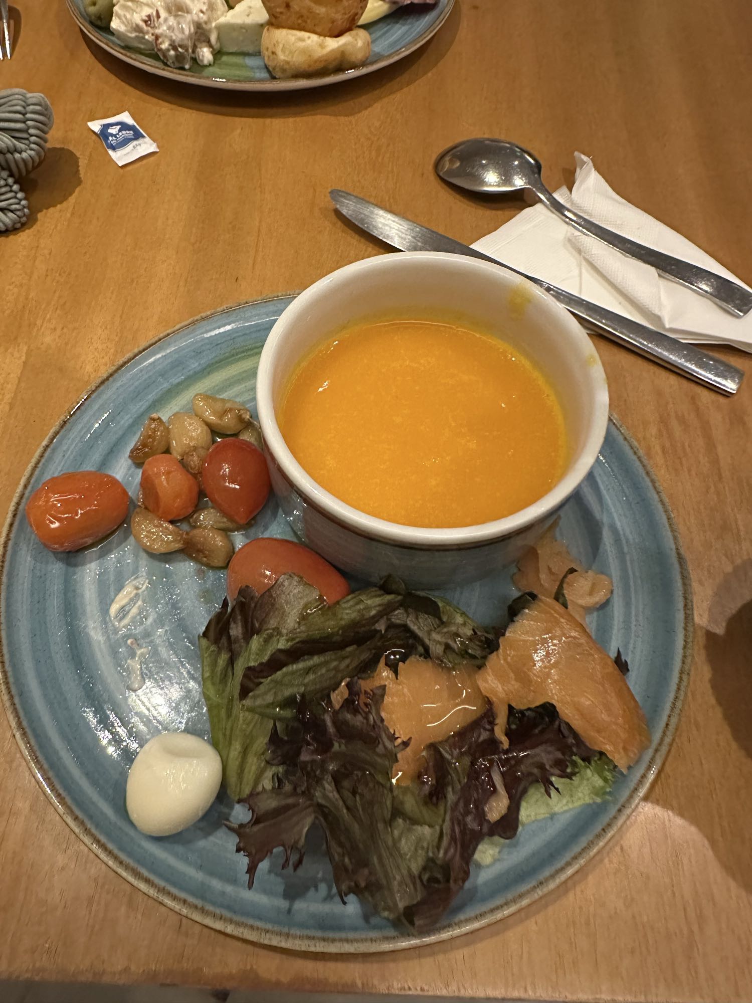 Sopa y ensalada ligera