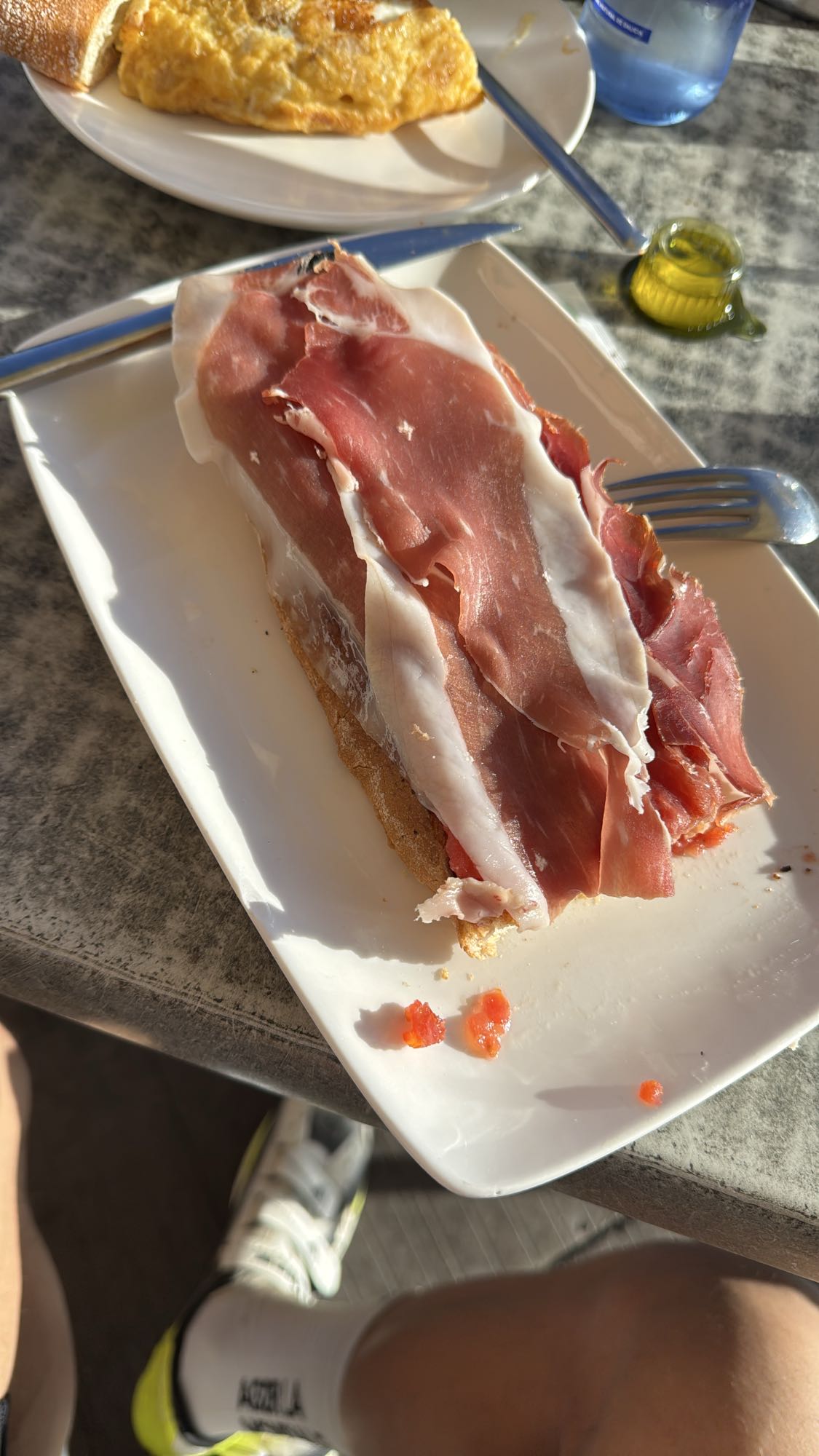 pan con jamón y tomate