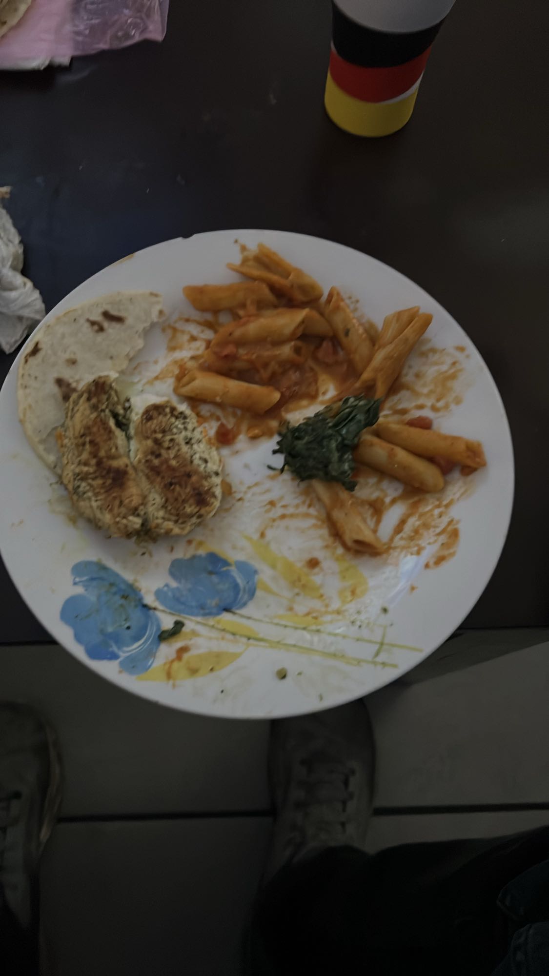 Pasta con pollo y tortilla