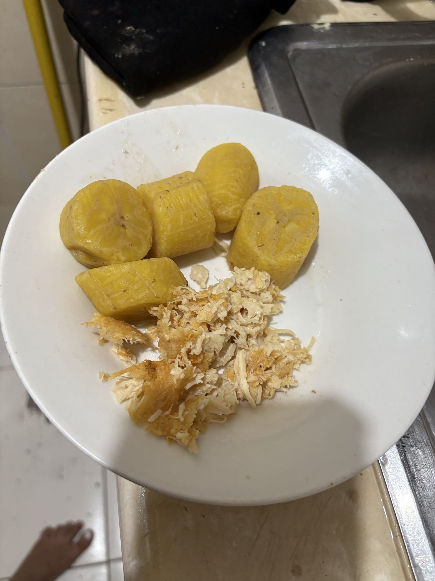 pollo desmenuzado y plátano