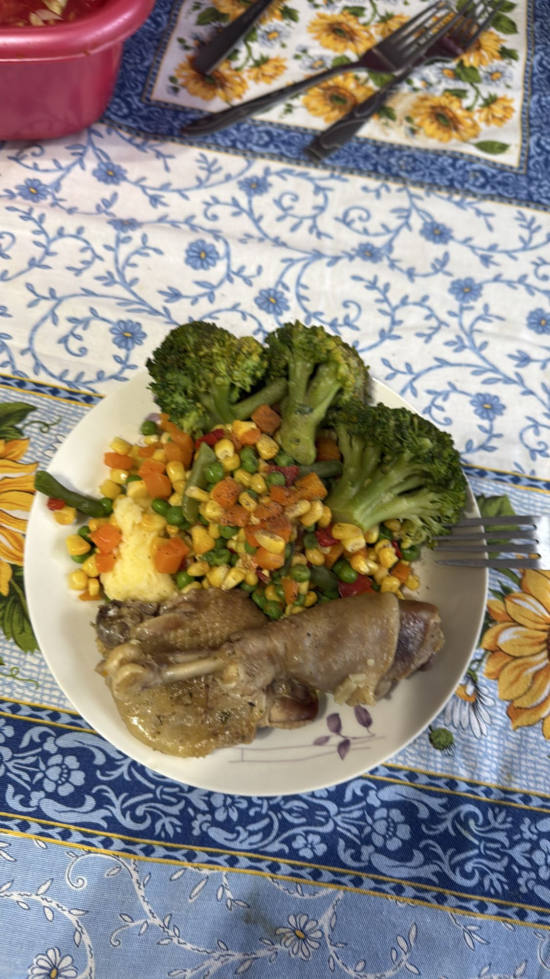 Pui cu legume și piure