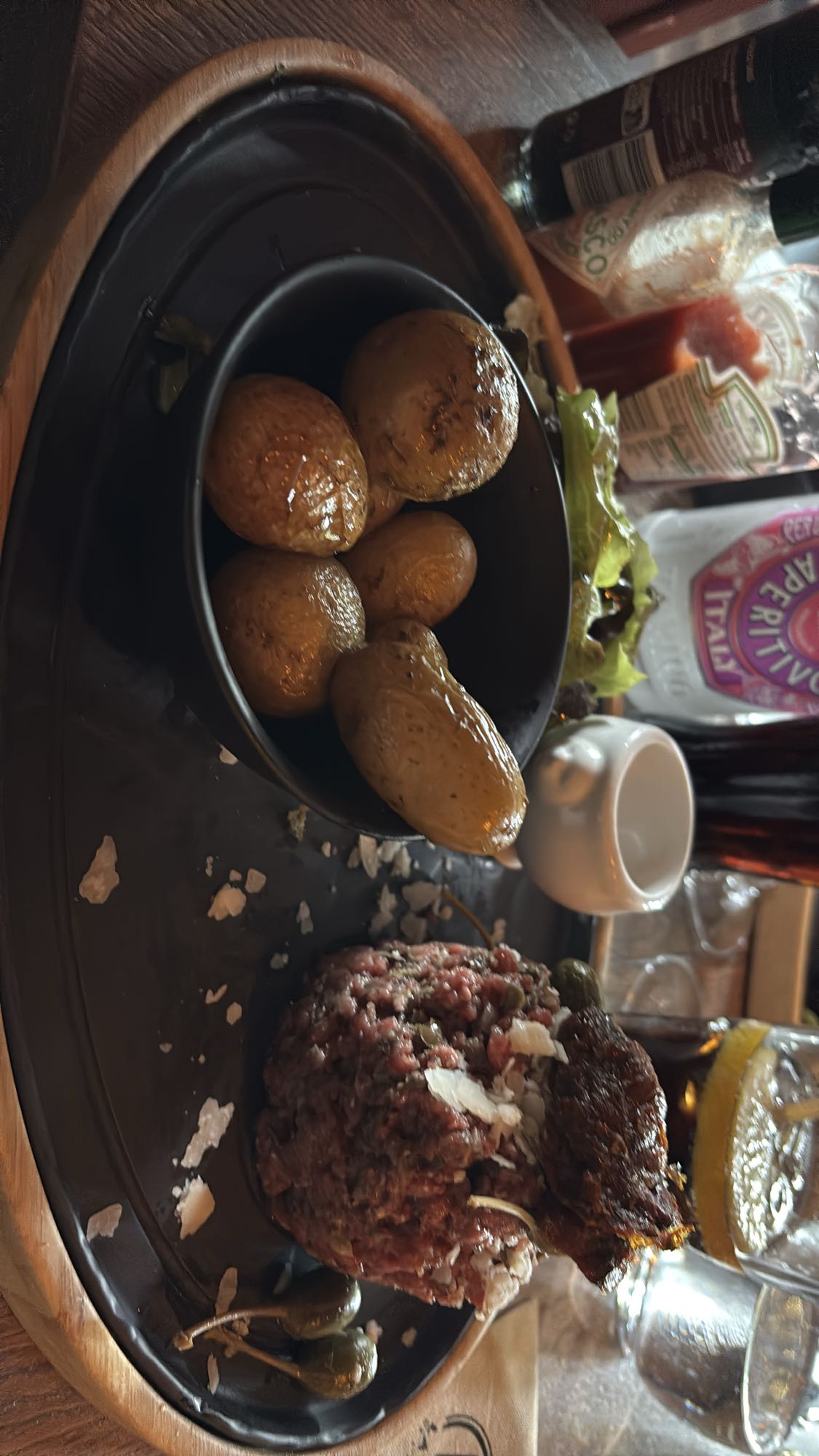 Tartare de boeuf et pommes de terre