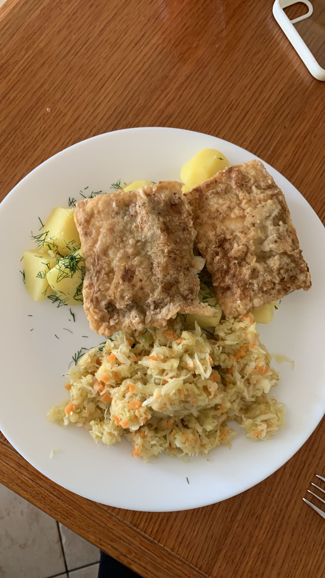 Smażona ryba z ziemniakami