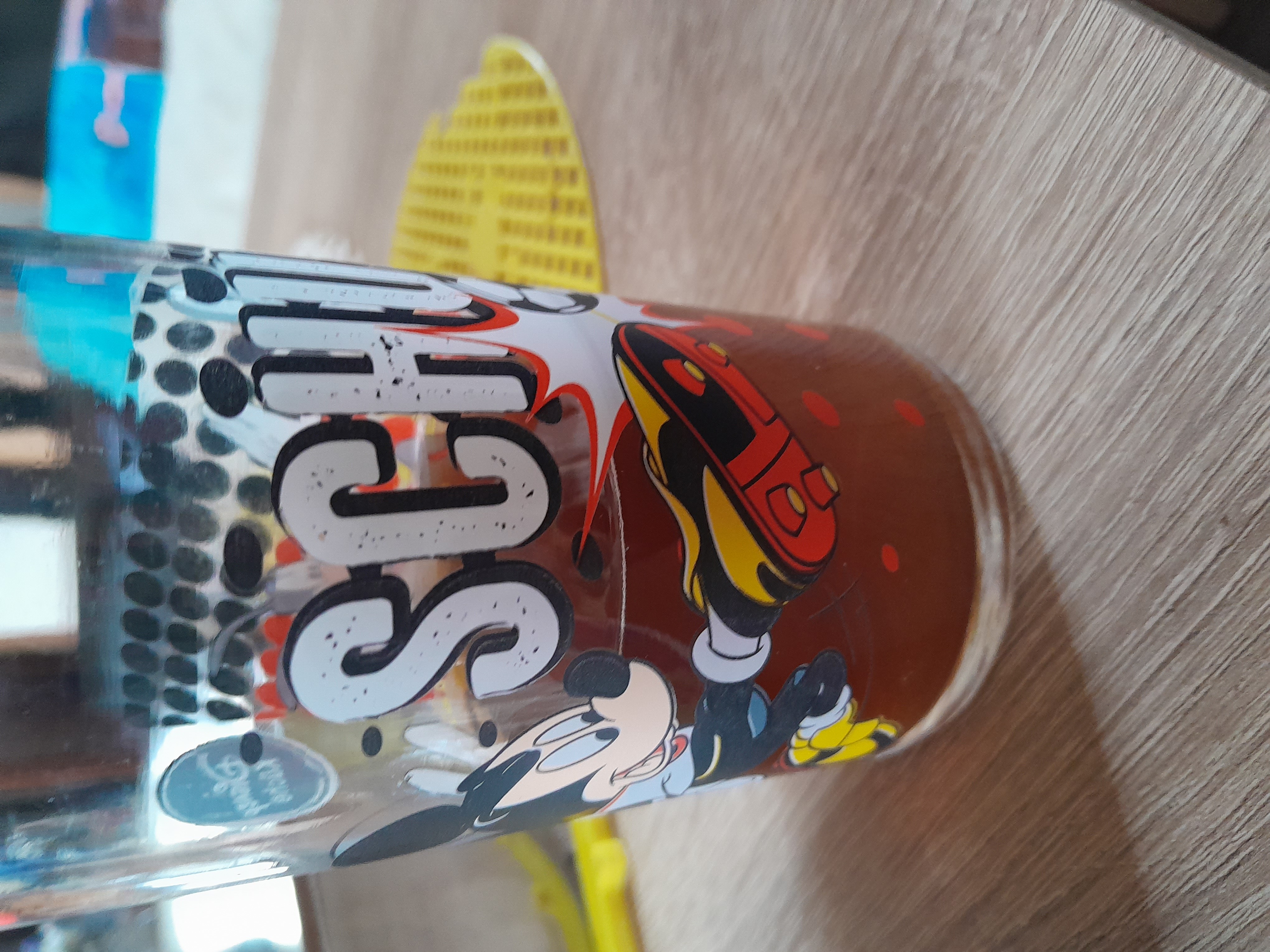 Glas cola