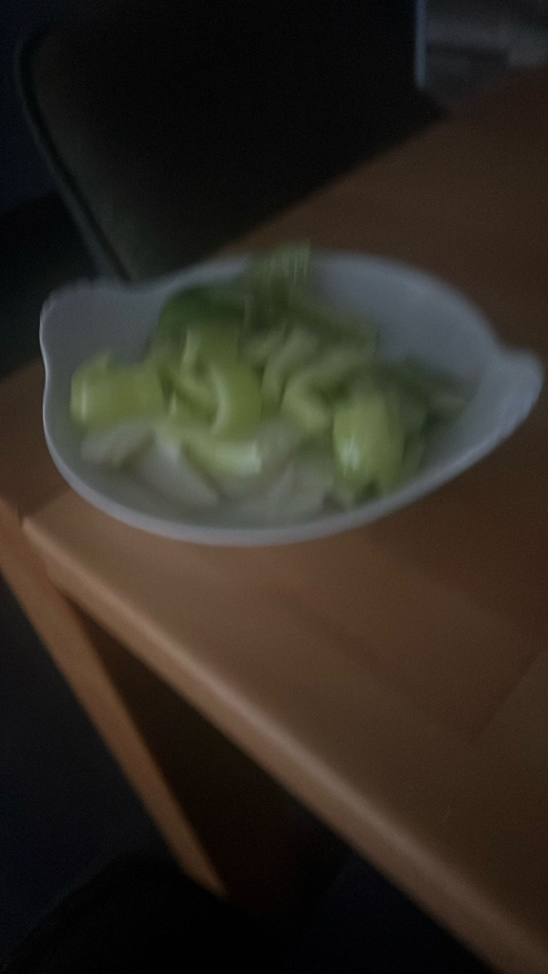 Groene paprika ui salade