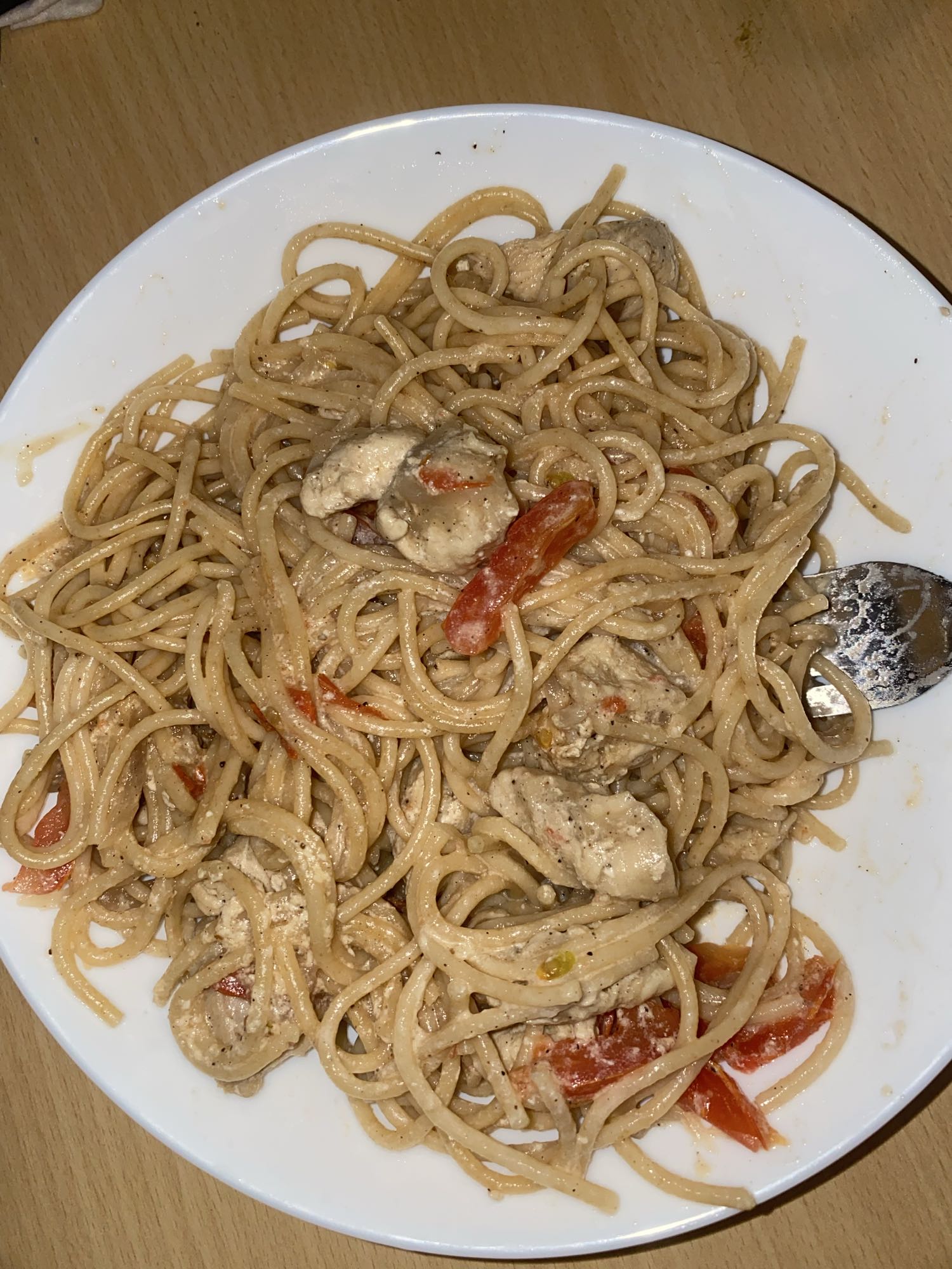 Spaghetti au poulet et poivrons