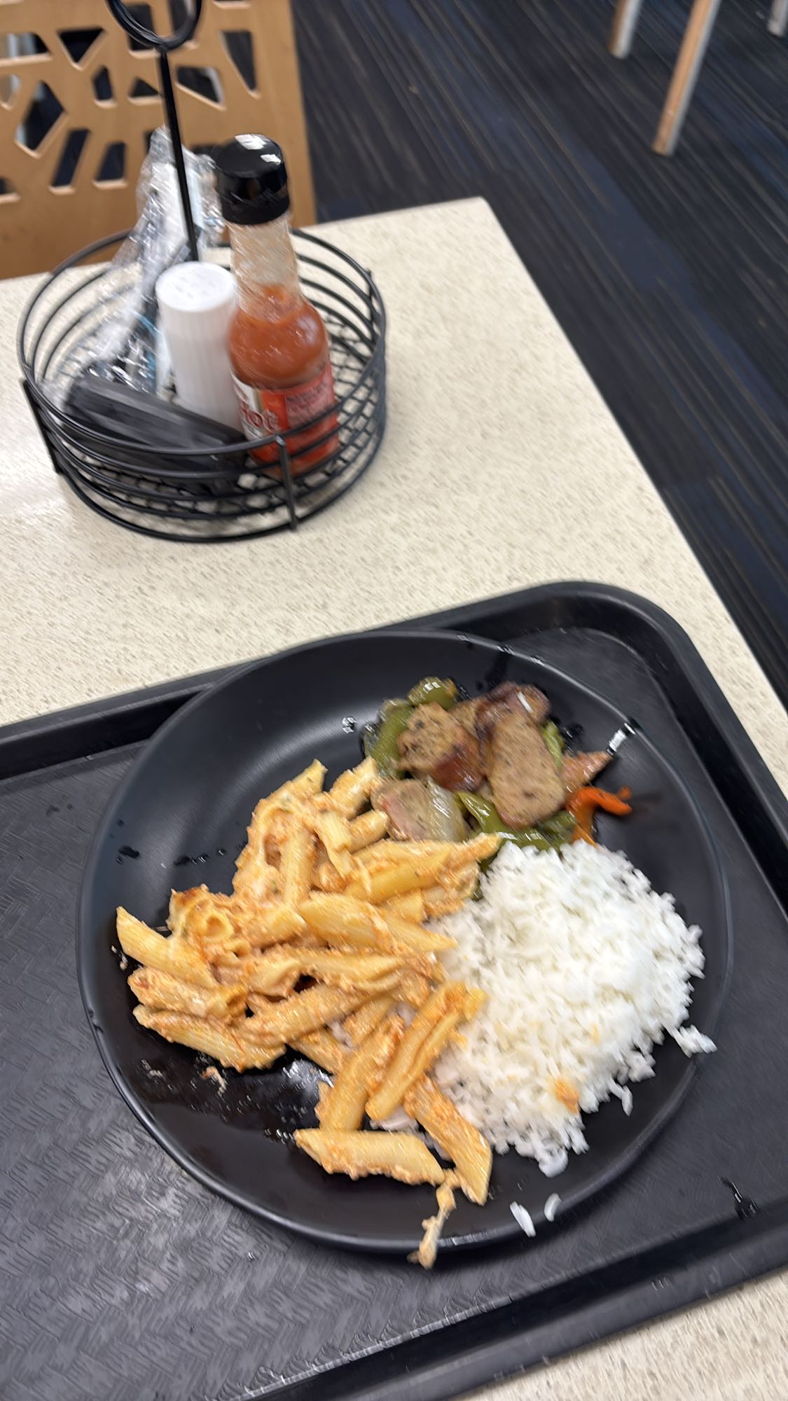 Pasta, arroz y salchicha