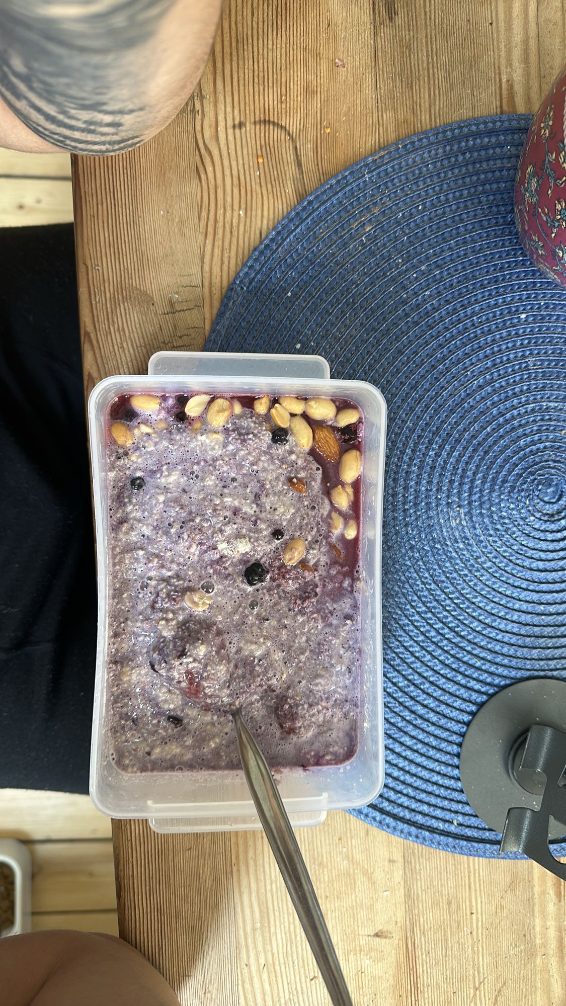 Blåbärsgröt med nötter