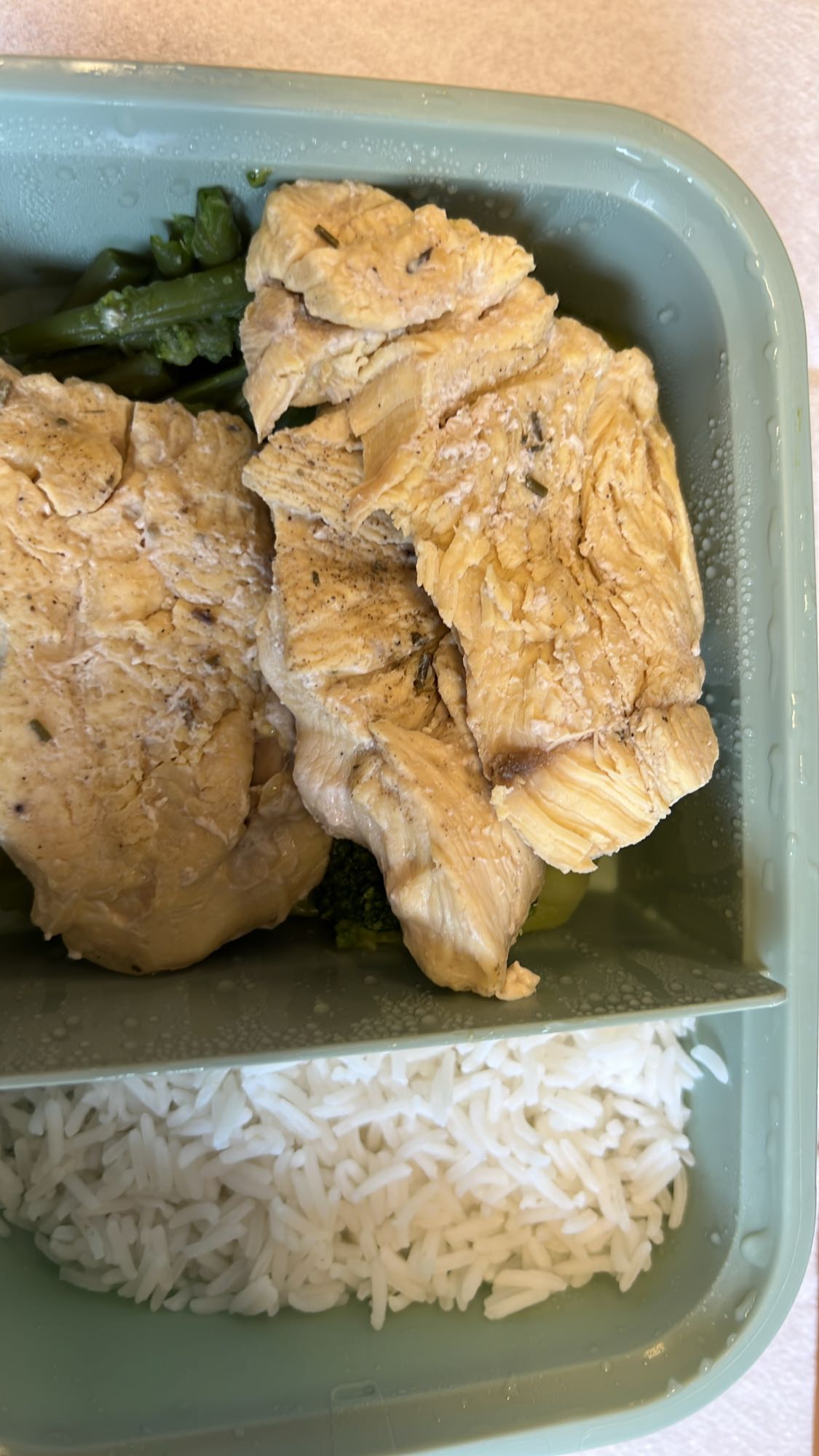 Tavuklu pilav ve sebze