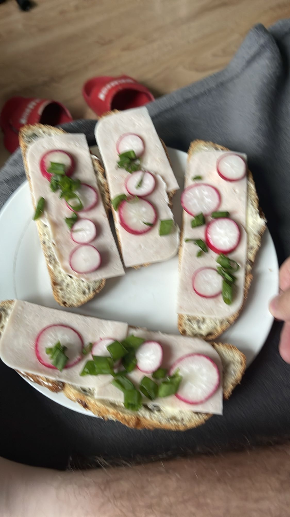 Kanapki z szynką i rzodkiewką