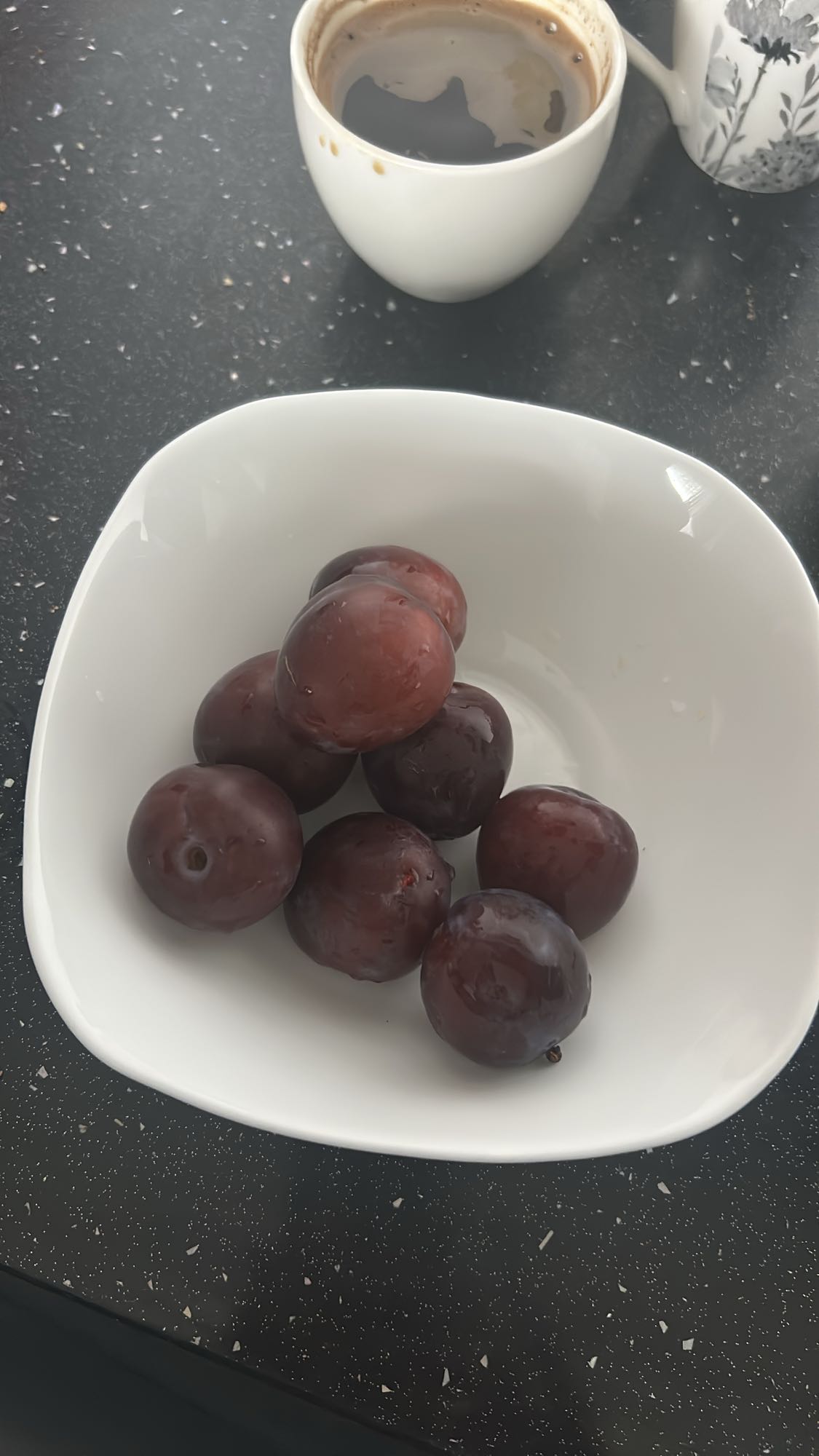 Śliwki i kawa